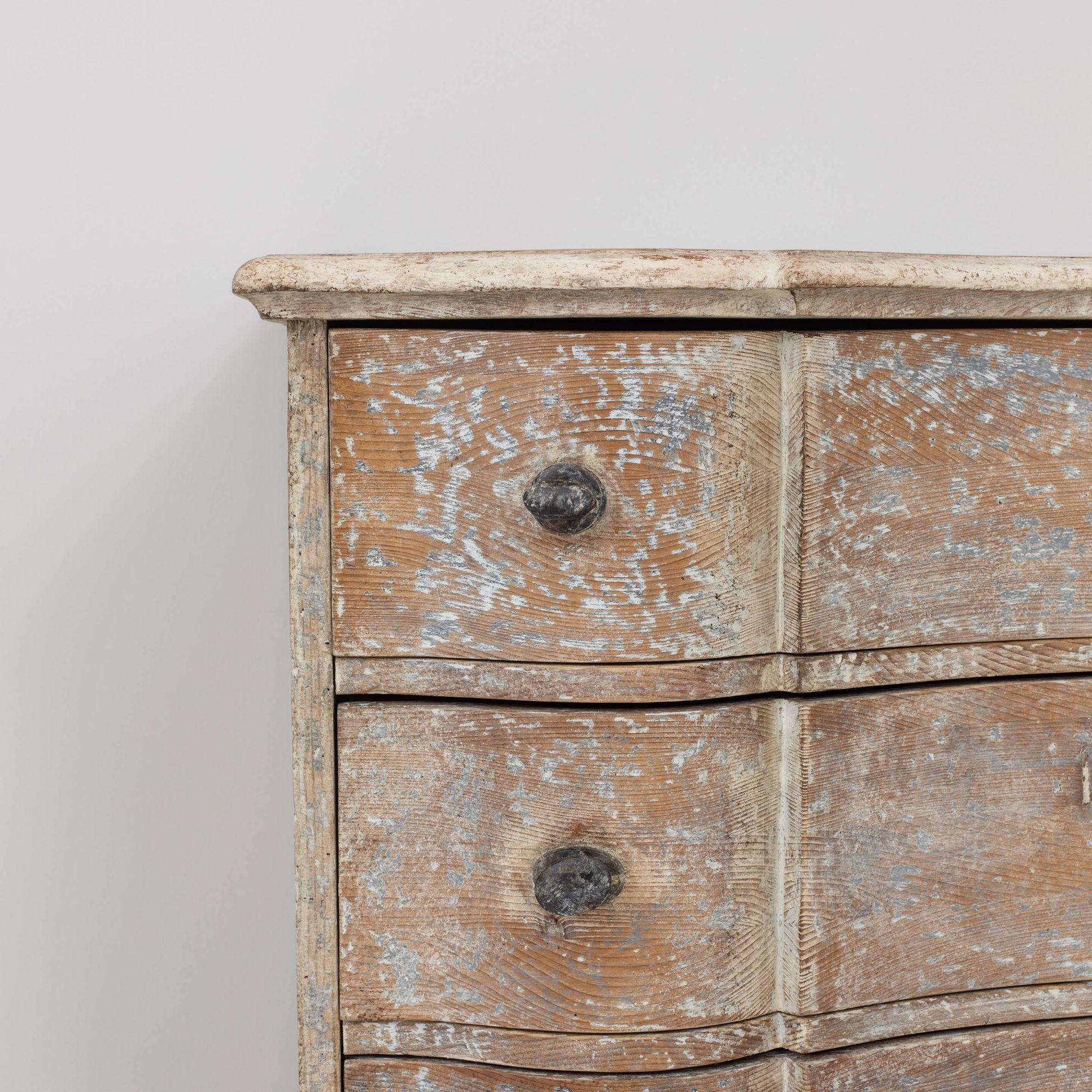 18th c. German Baroque Commode in Original Patina with Arbalette Shaped Front For Sale 8