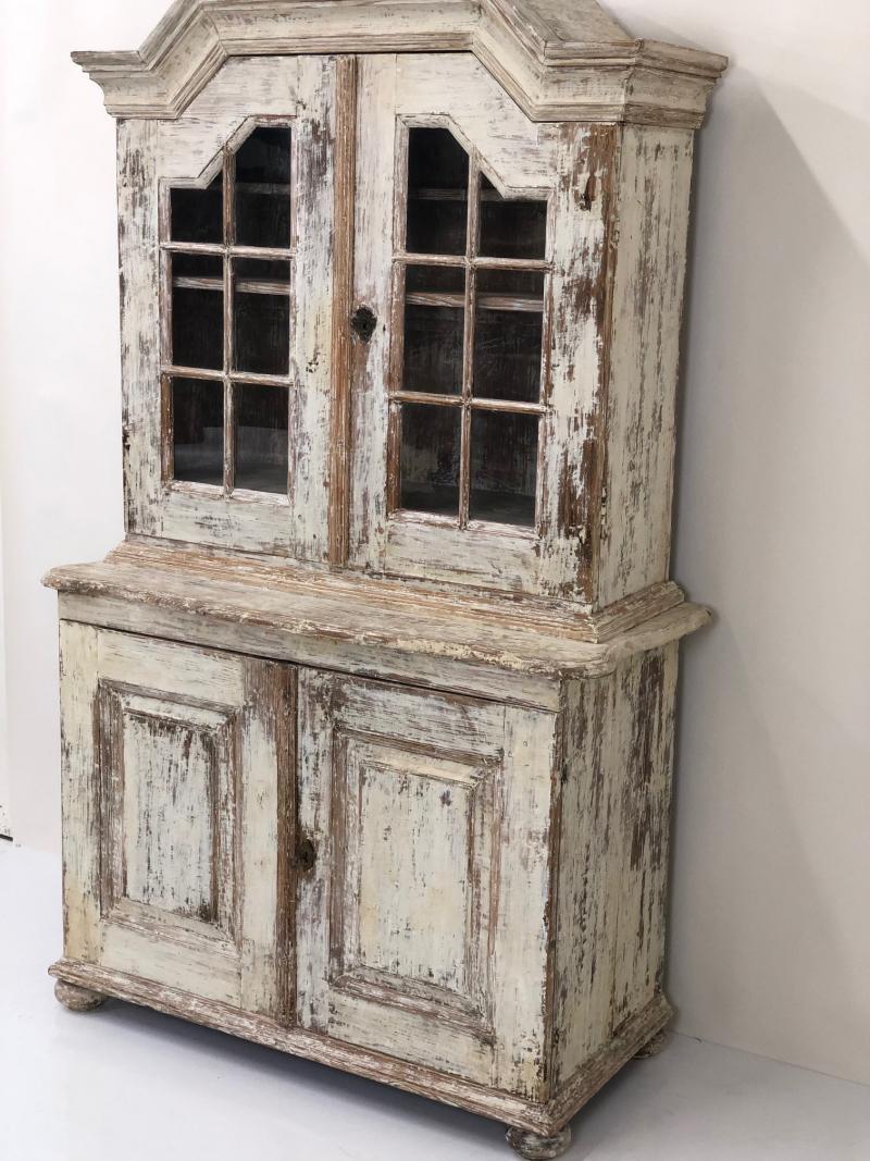 18th C. Glazed Front Swedish Cupboard In Good Condition For Sale In Houston, TX