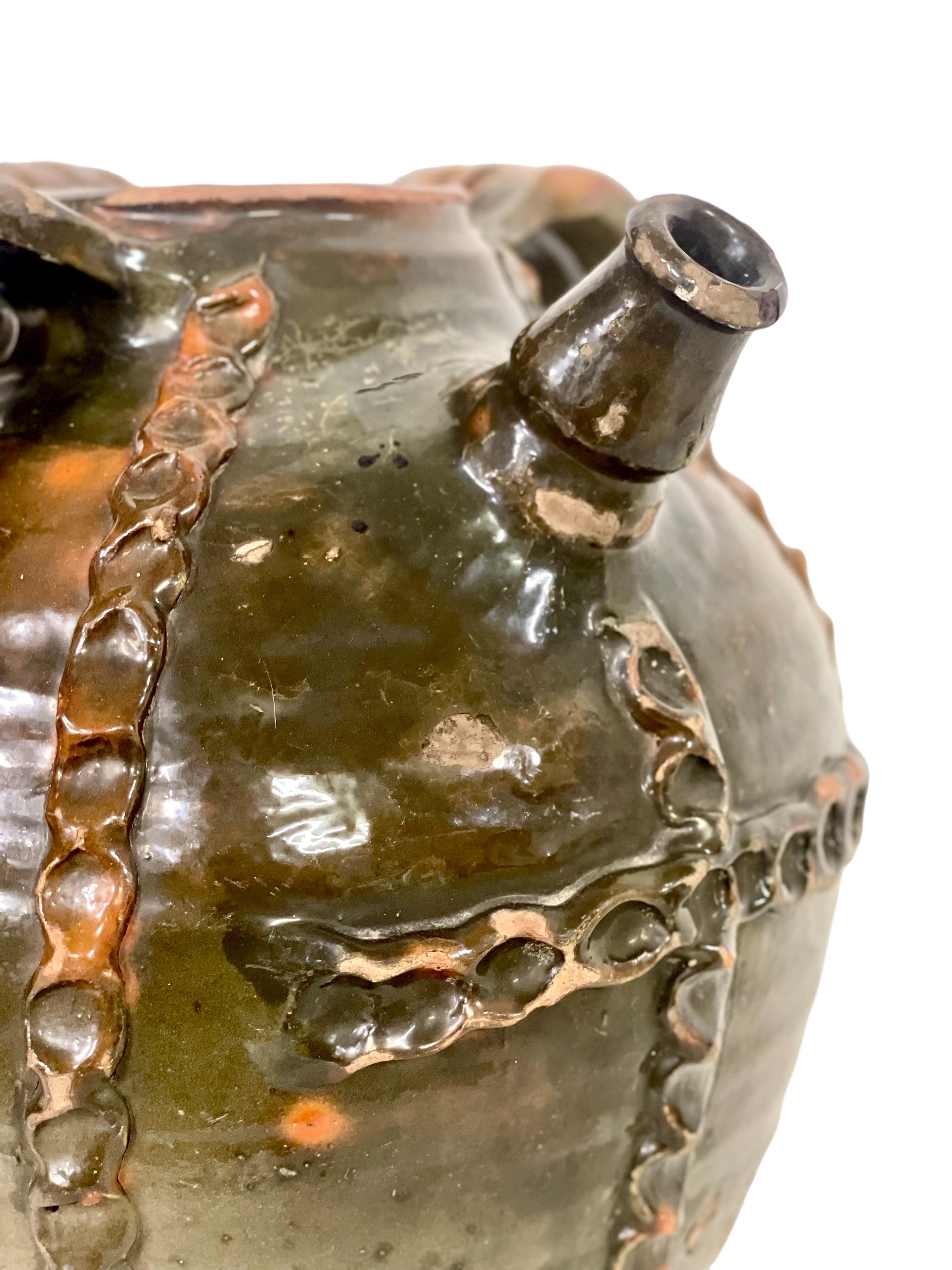 18. Jahrhundert Französisch grün glasiert Nussbaumöl Jar  im Zustand „Gut“ im Angebot in LA CIOTAT, FR