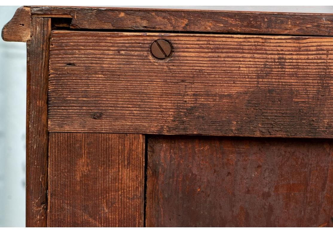 18th C. Irish George III Burled Mahogany Bachelor's Chest with Secretary Drawer For Sale 7