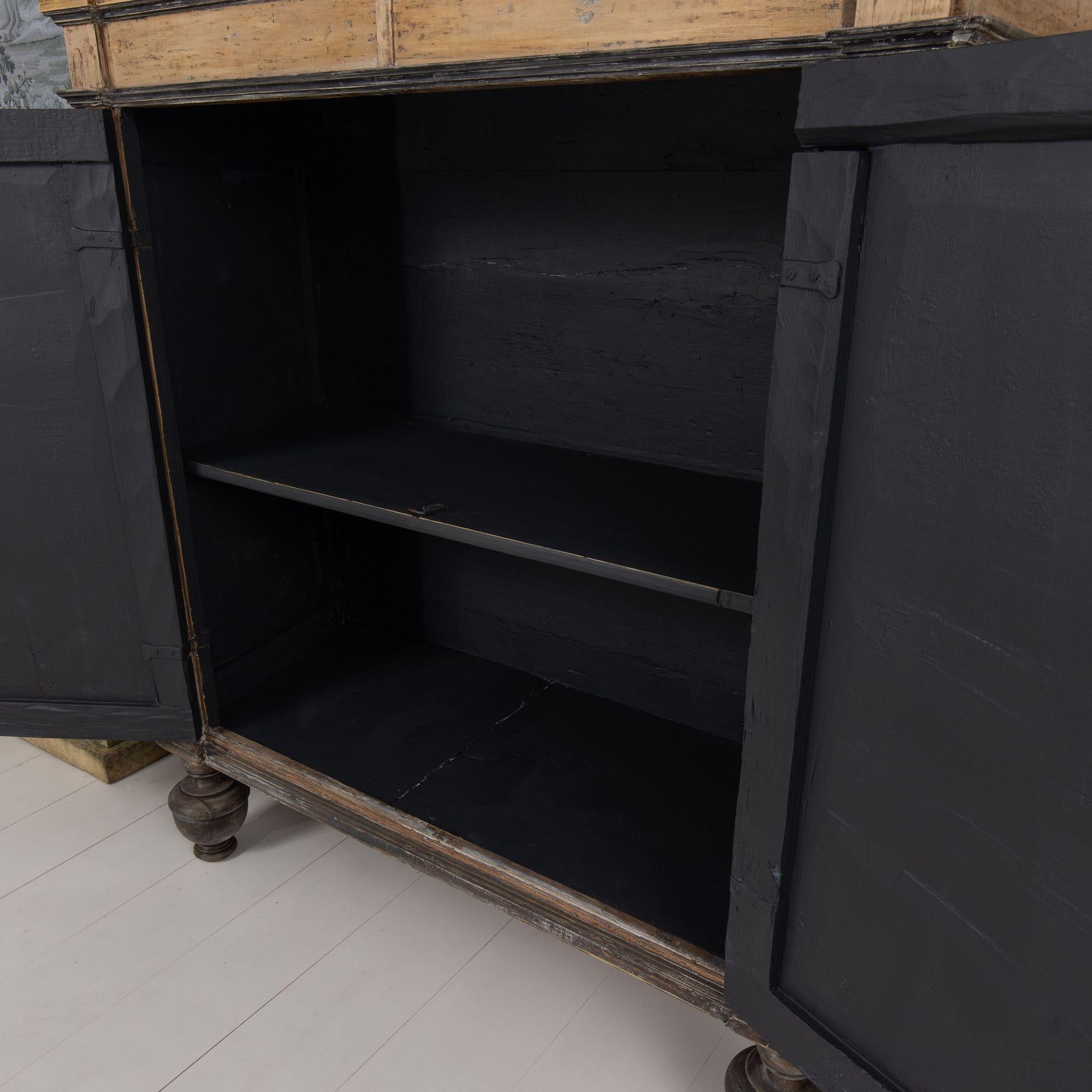 Italienischer Birken- und Ahornholzschrank im Barockstil aus dem 18. im Angebot 12