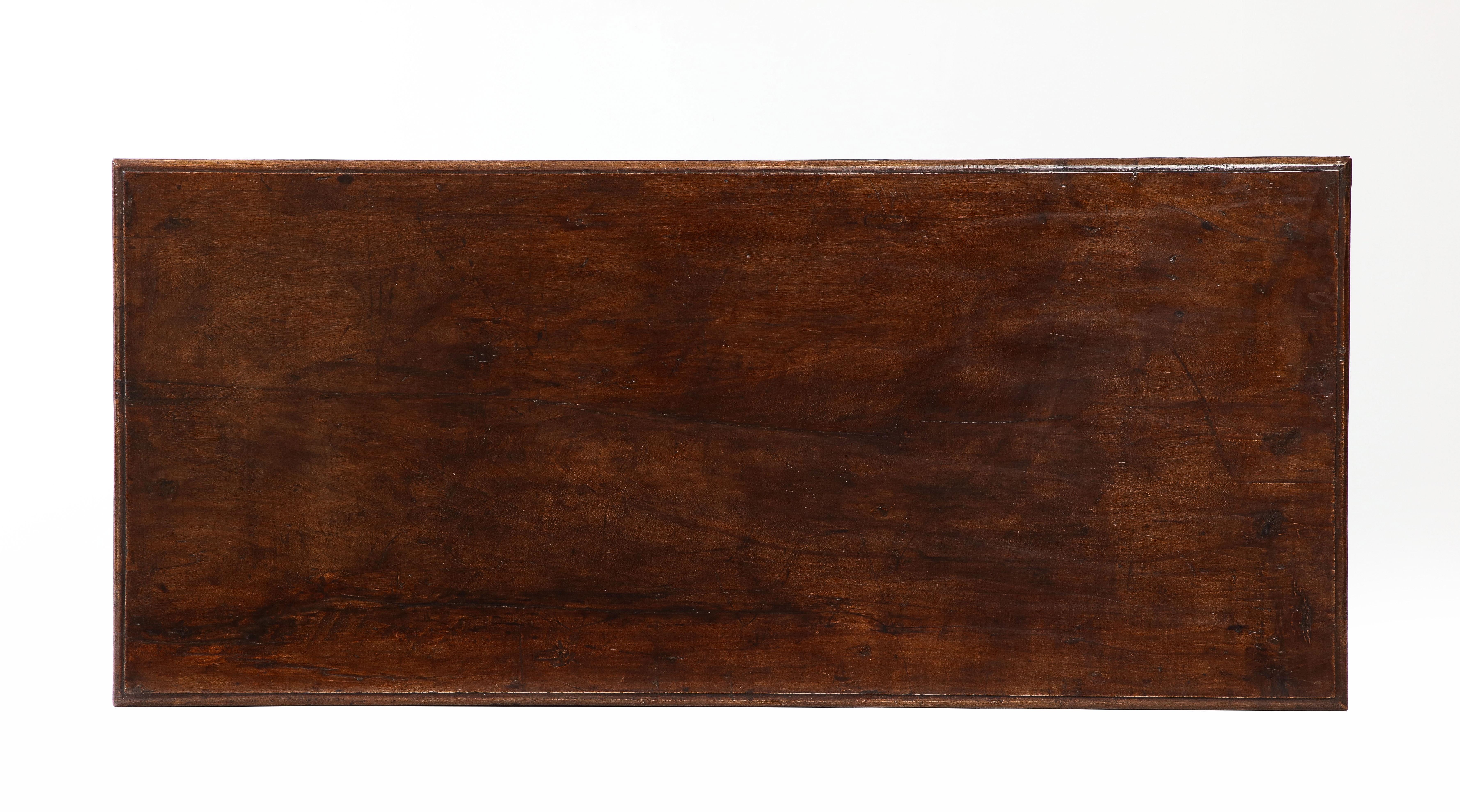 18th C. Italian Dark Walnut Coffee Table in One Thick Piece with Edge Detail For Sale 3