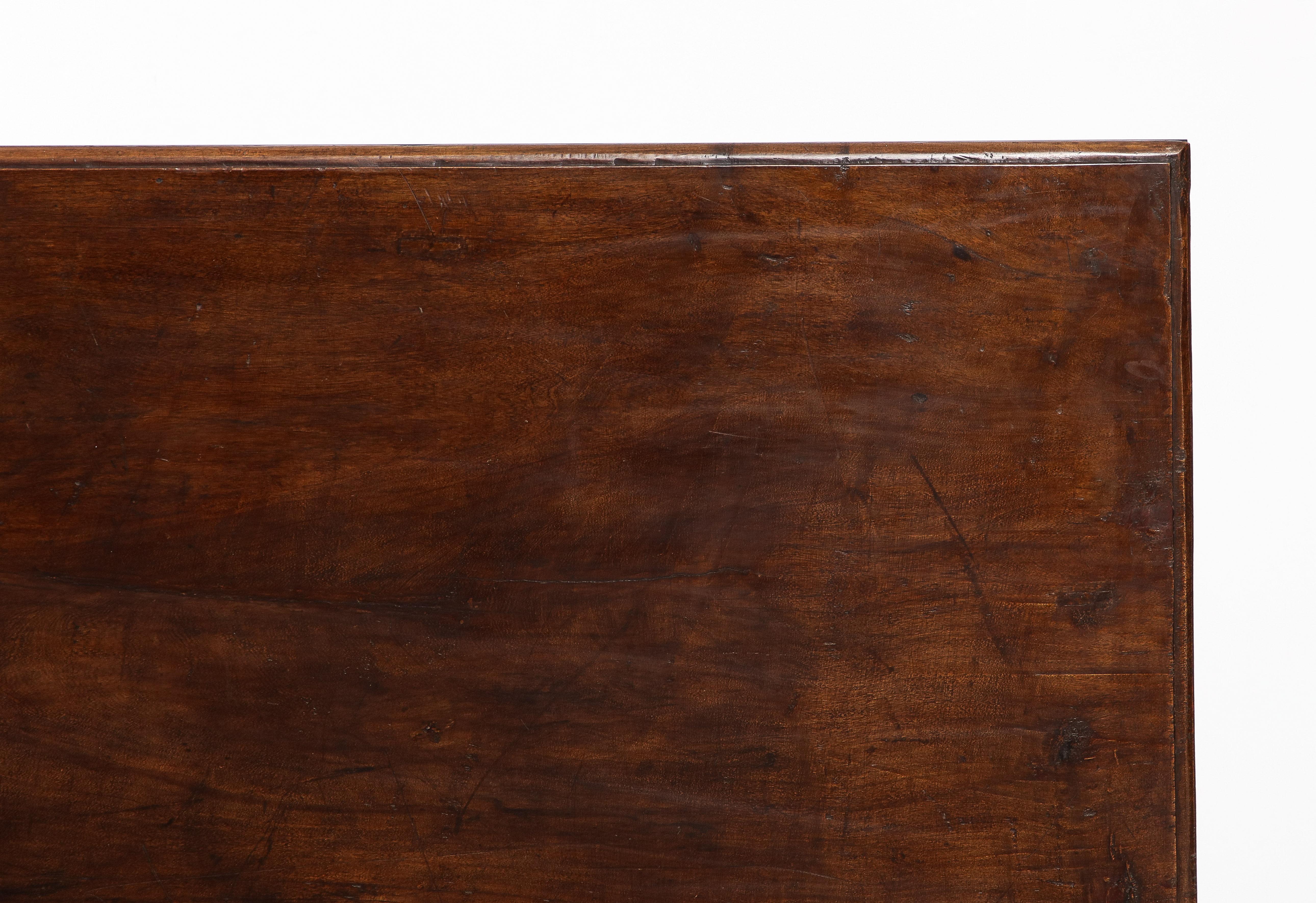 18th C. Italian Dark Walnut Coffee Table in One Thick Piece with Edge Detail For Sale 4