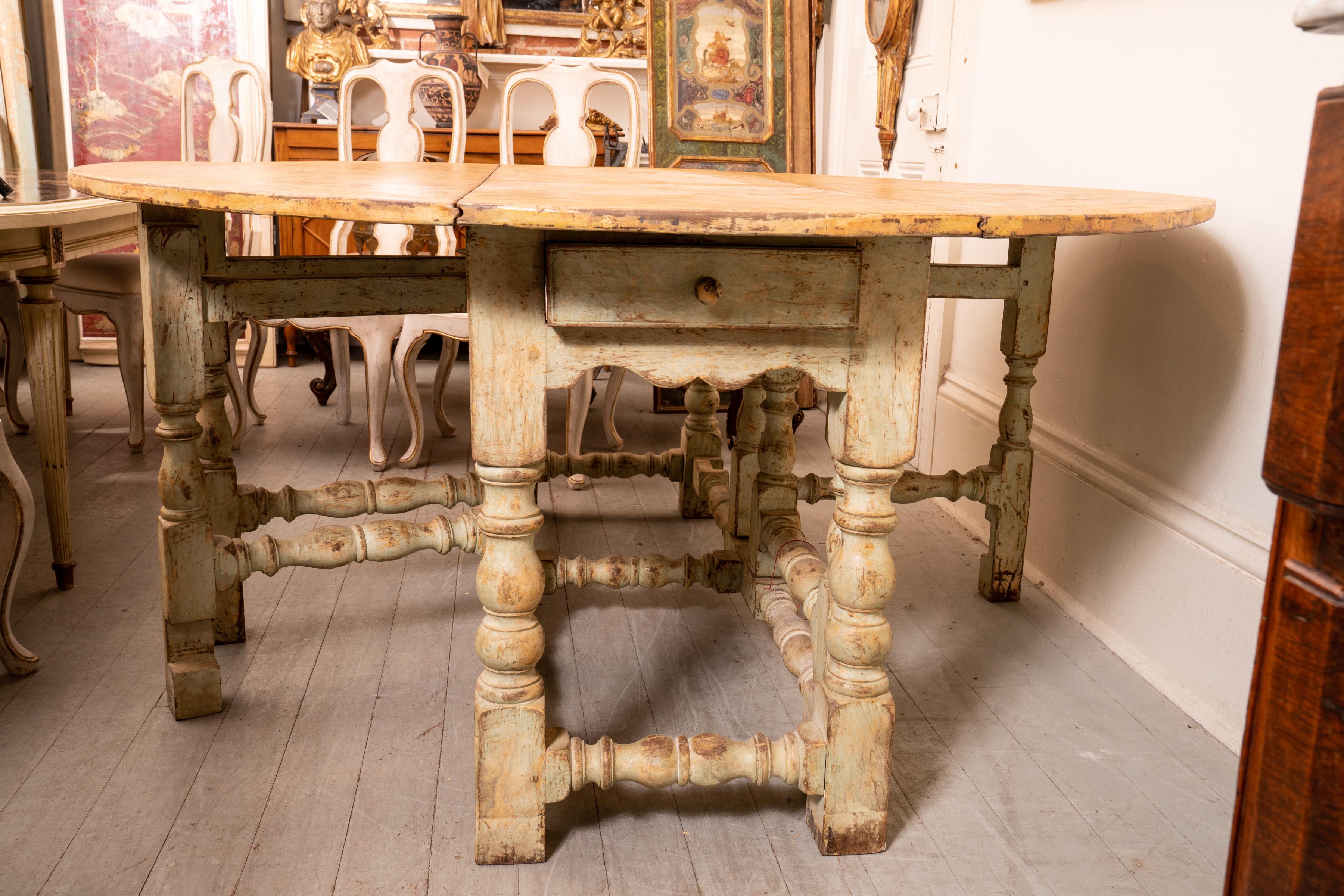 Painted 18th Century Italian Gateleg Harvest Table For Sale