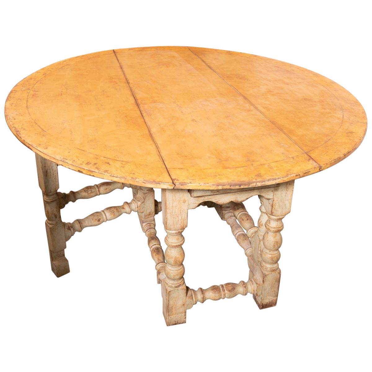 18th Century Italian Gateleg Harvest Table For Sale