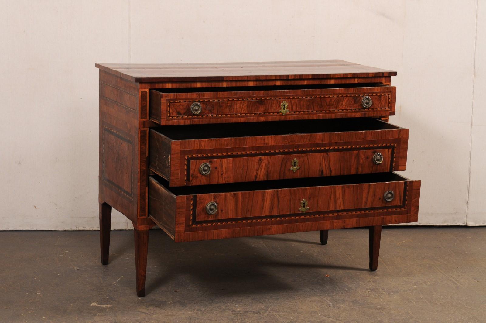 18th C. Italian Neoclassical 3-Drawer Chest w/Decorative Inlay Banding In Good Condition In Atlanta, GA