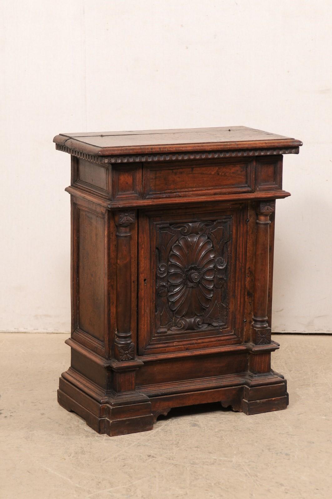 18th C. Italian Petite Nicely Carved Walnut Cabinet w/Floral Carved Panel Door In Good Condition In Atlanta, GA