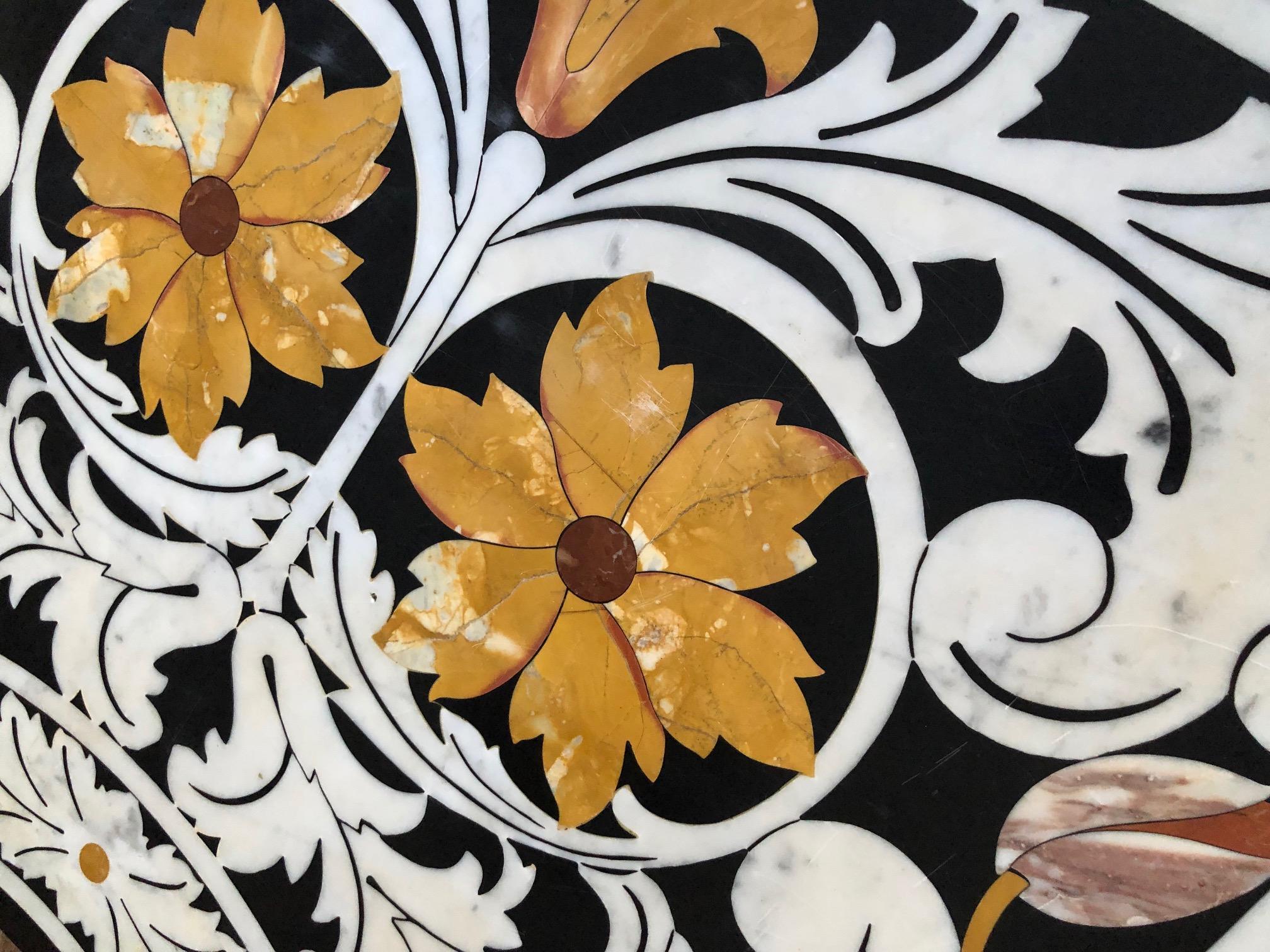 18th Century Italian Pietra Dura Marble-Top Table In Excellent Condition For Sale In Washington Crossing, PA