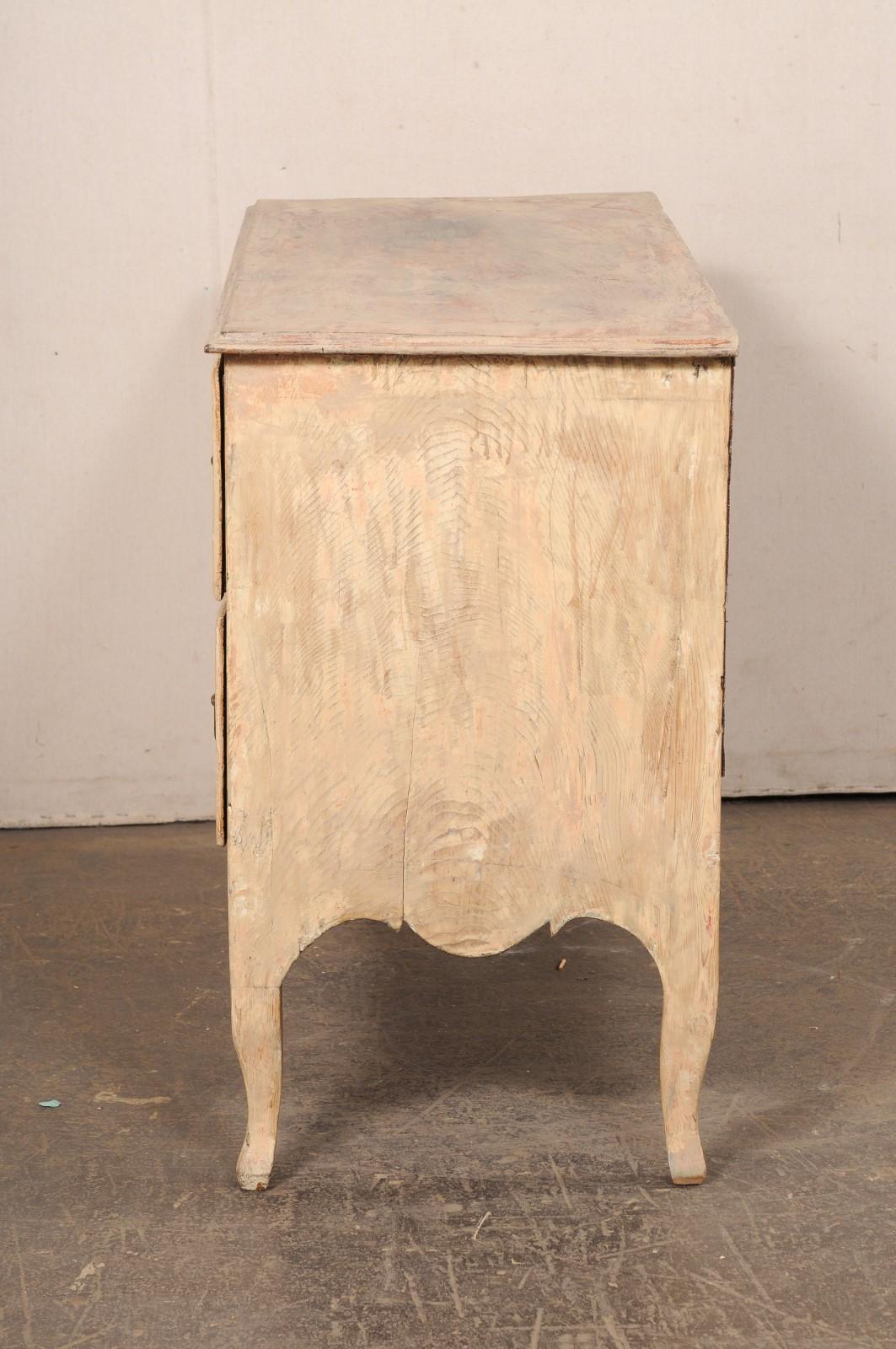 18th C. Italian Raised Cassettiera w/its Original Finish For Sale 5