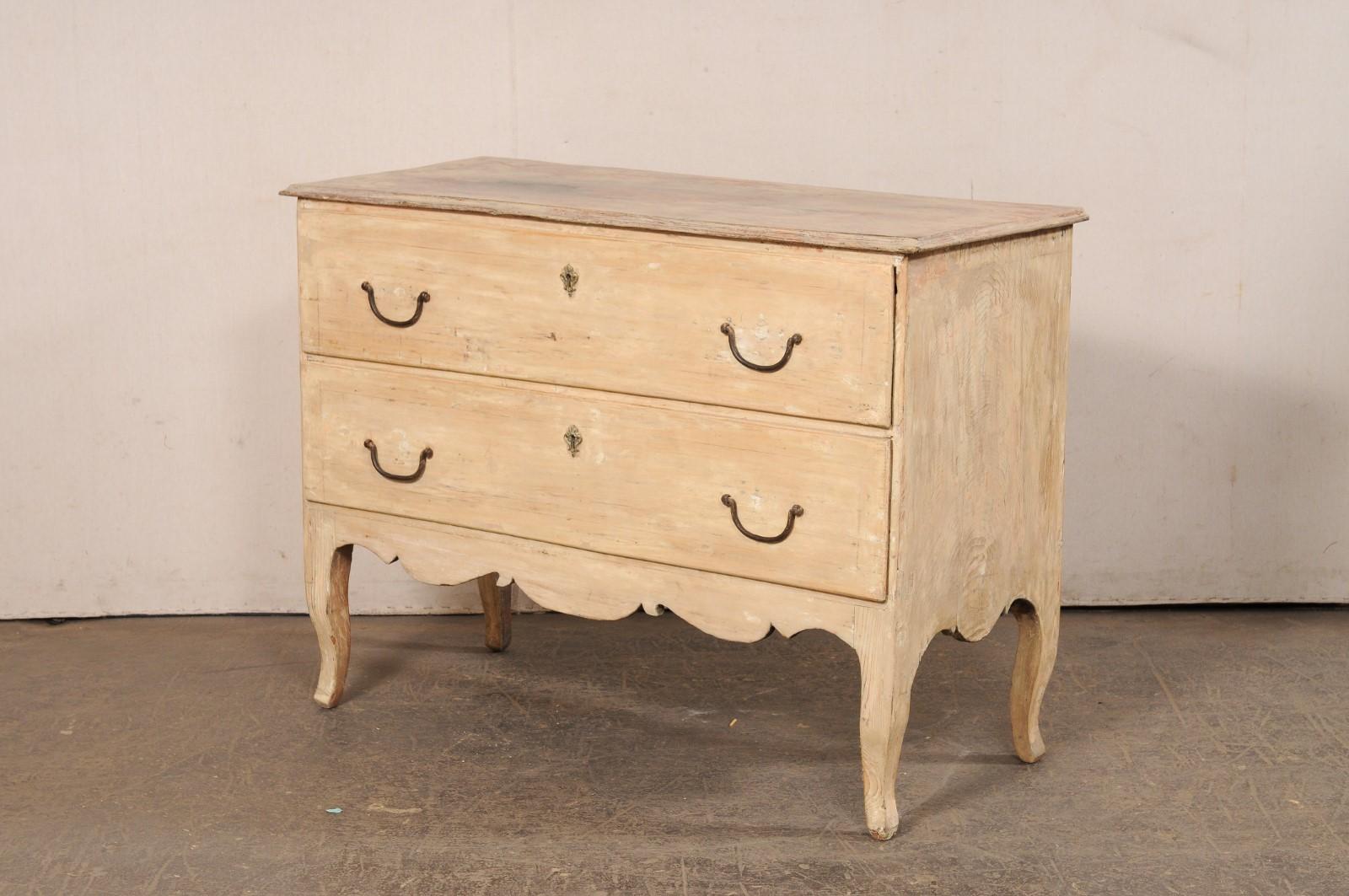 18th C. Italian Raised Cassettiera w/its Original Finish For Sale 6