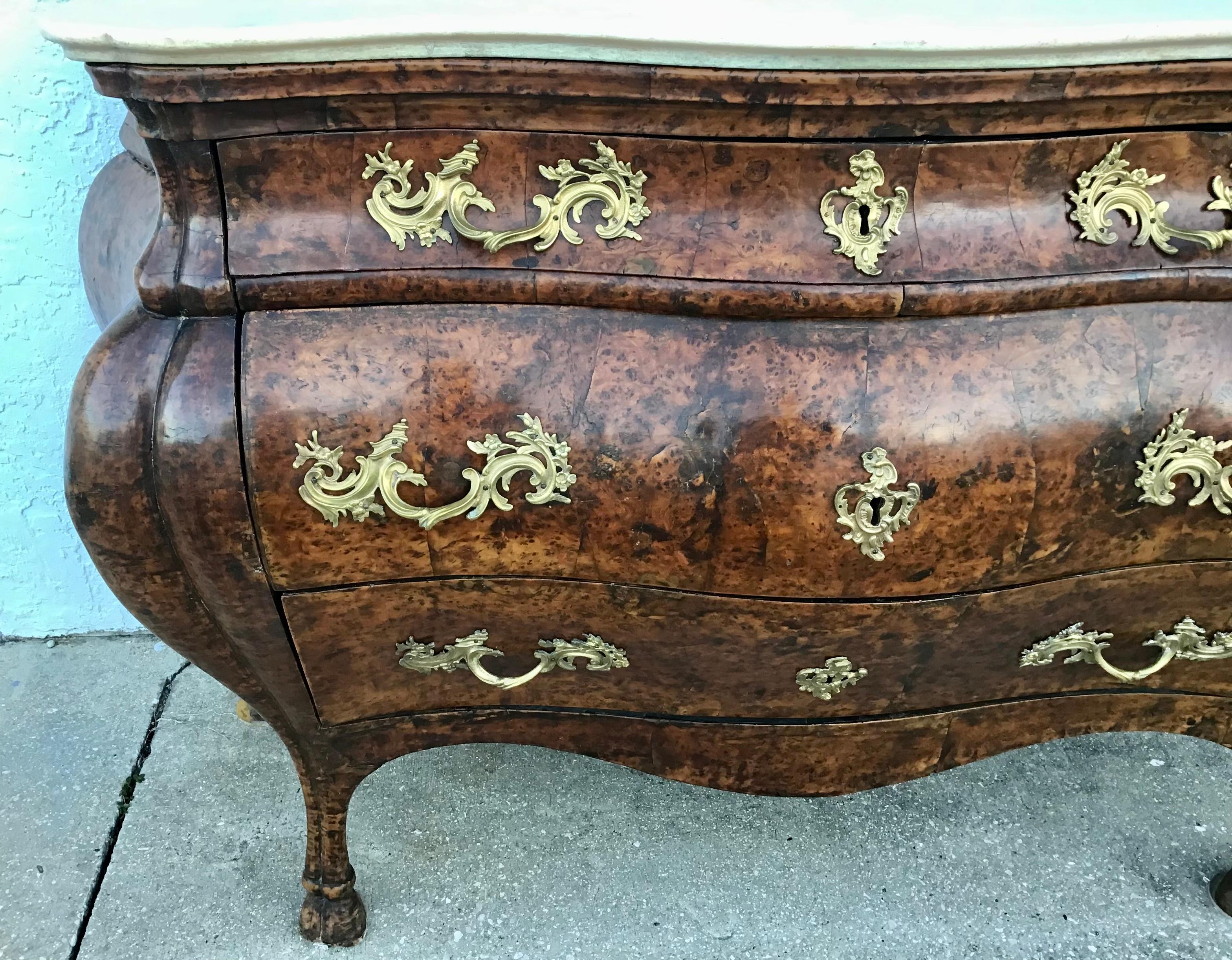 Stunning 18th C. Italian Rococo Bombe Commode For Sale 1