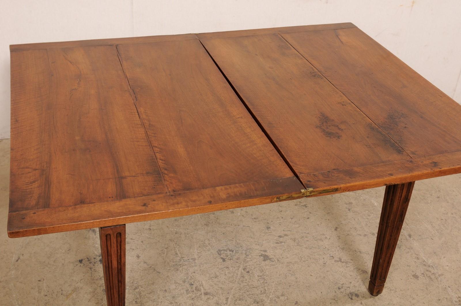 18th C. Italian Table w/Expandable Top and Flute-Carved Apron & Legs For Sale 4