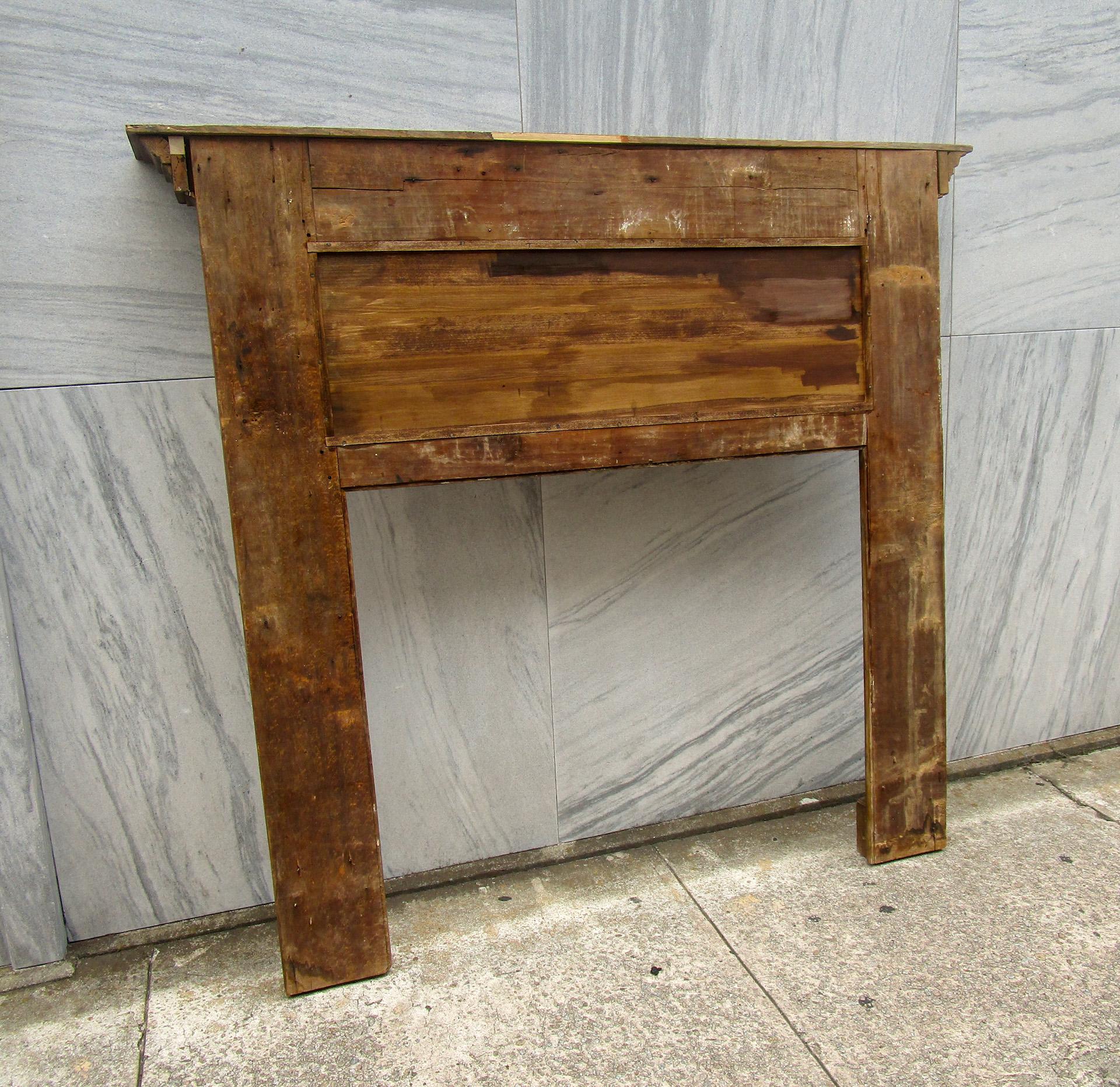 18th c Large Federal Style American Wooden Fireplace Mantel For Sale 2