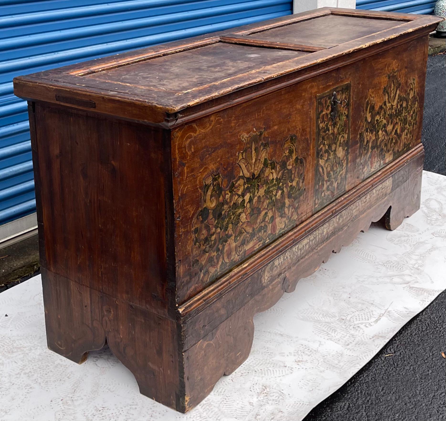 18th-C. Large Scale Hand Painted Continental / Swedish Pine Coffer or Trunk For Sale 2