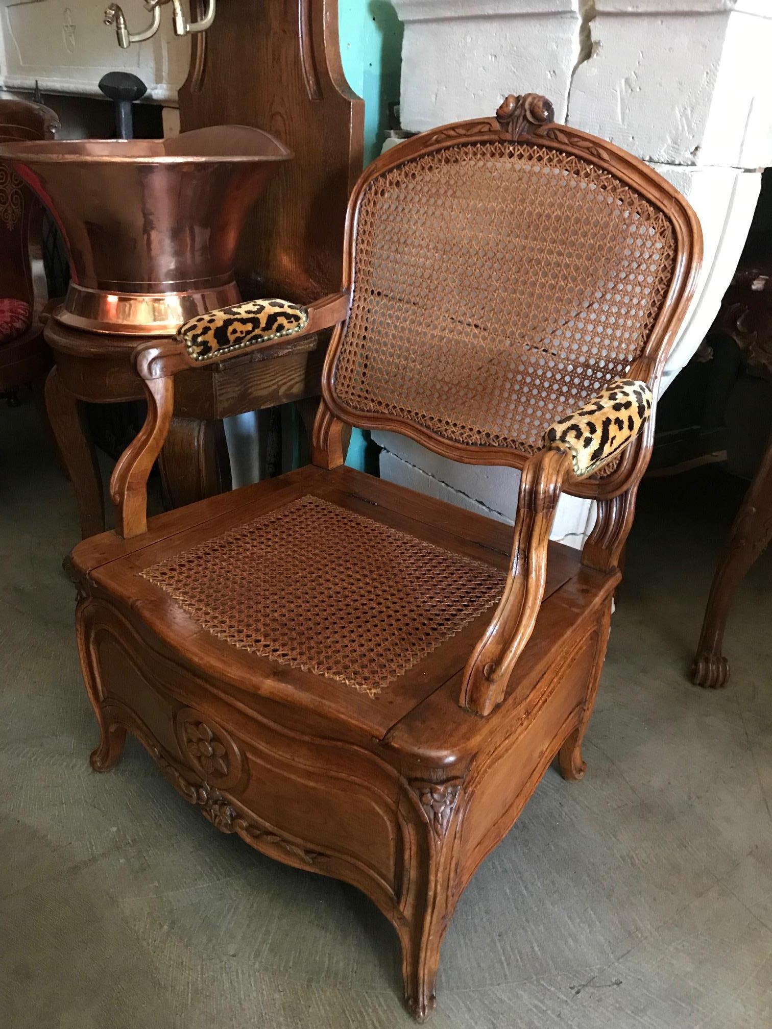 18th C. Louis XV Beach wood and Cain Arm Chair Chaise Percée Side chair. Antique For Sale 4