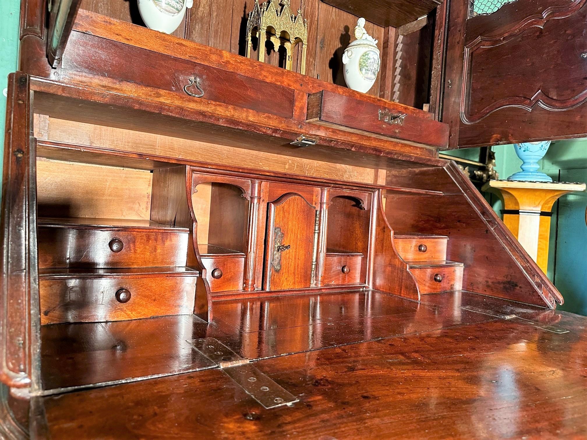 18. Jahrhundert Louis XV Bureau Scriban Bibliotec Sekretär Schrank Mahagoni Antiques LA im Zustand „Gut“ im Angebot in West Hollywood, CA