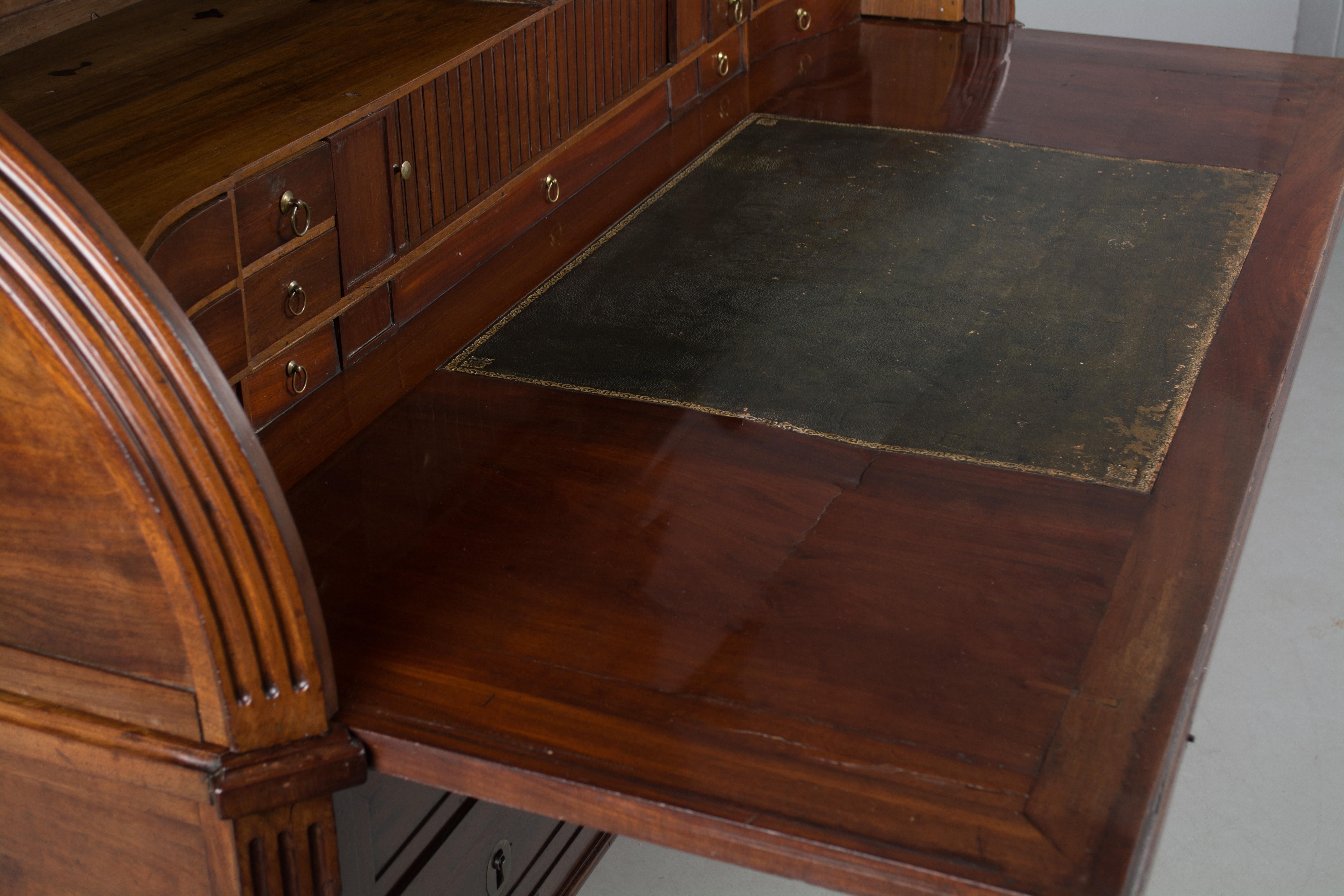 18th Century Louis XVI Bureau à Cylindre or Roll Top Desk 5