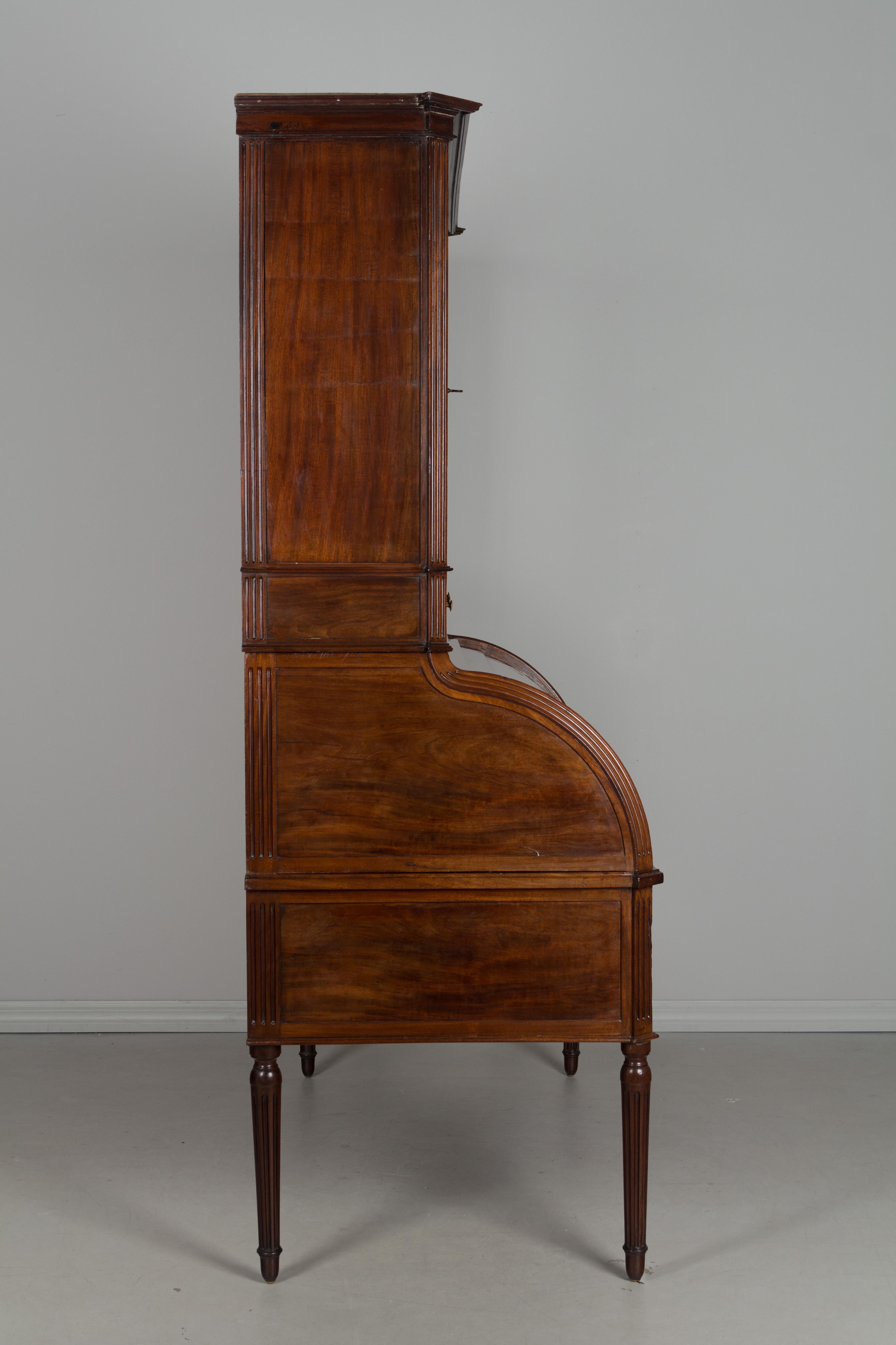 18th Century Louis XVI Bureau à Cylindre or Roll Top Desk 6