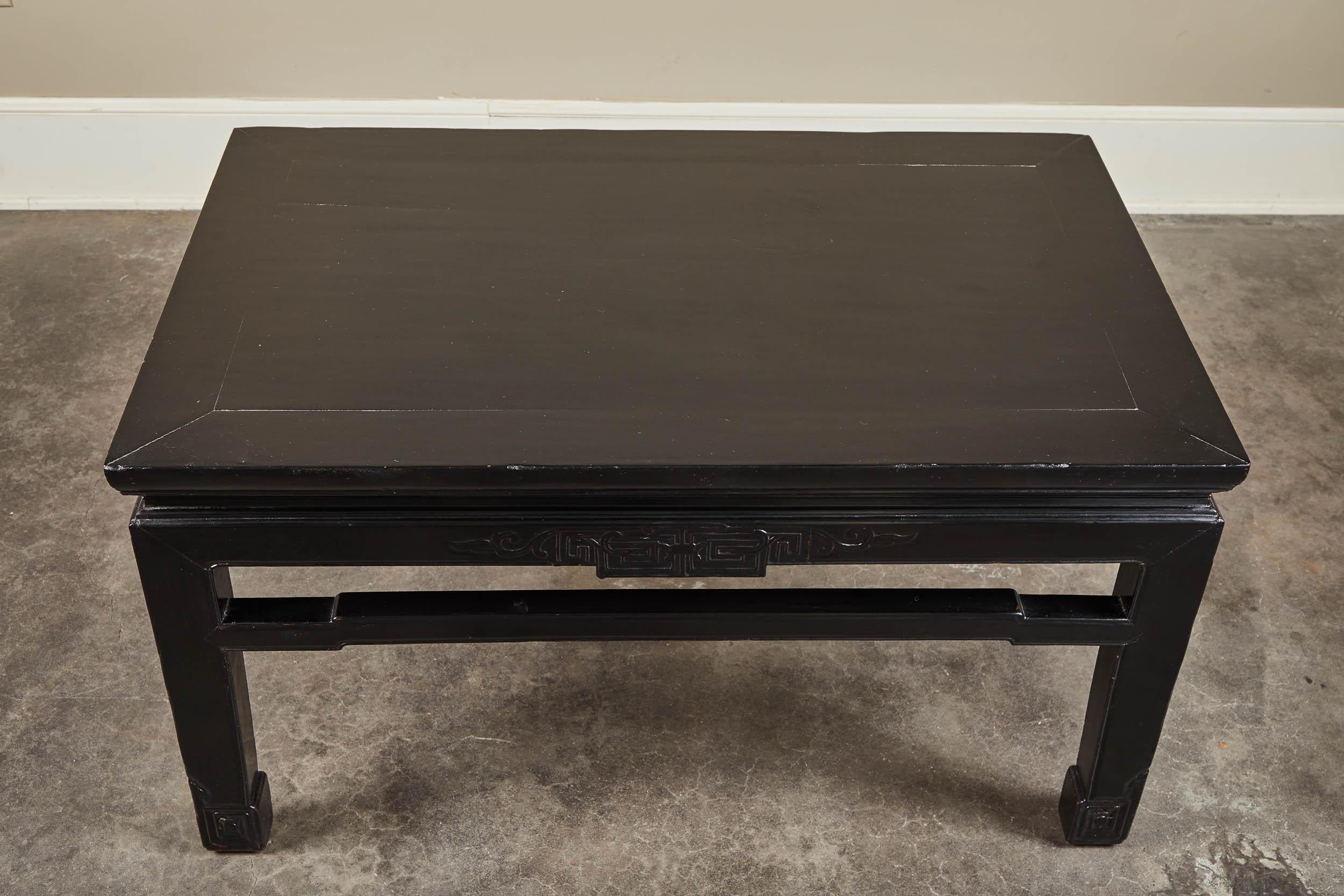 18th Century and Earlier 18th Century Low Black Lacquer Kang Table