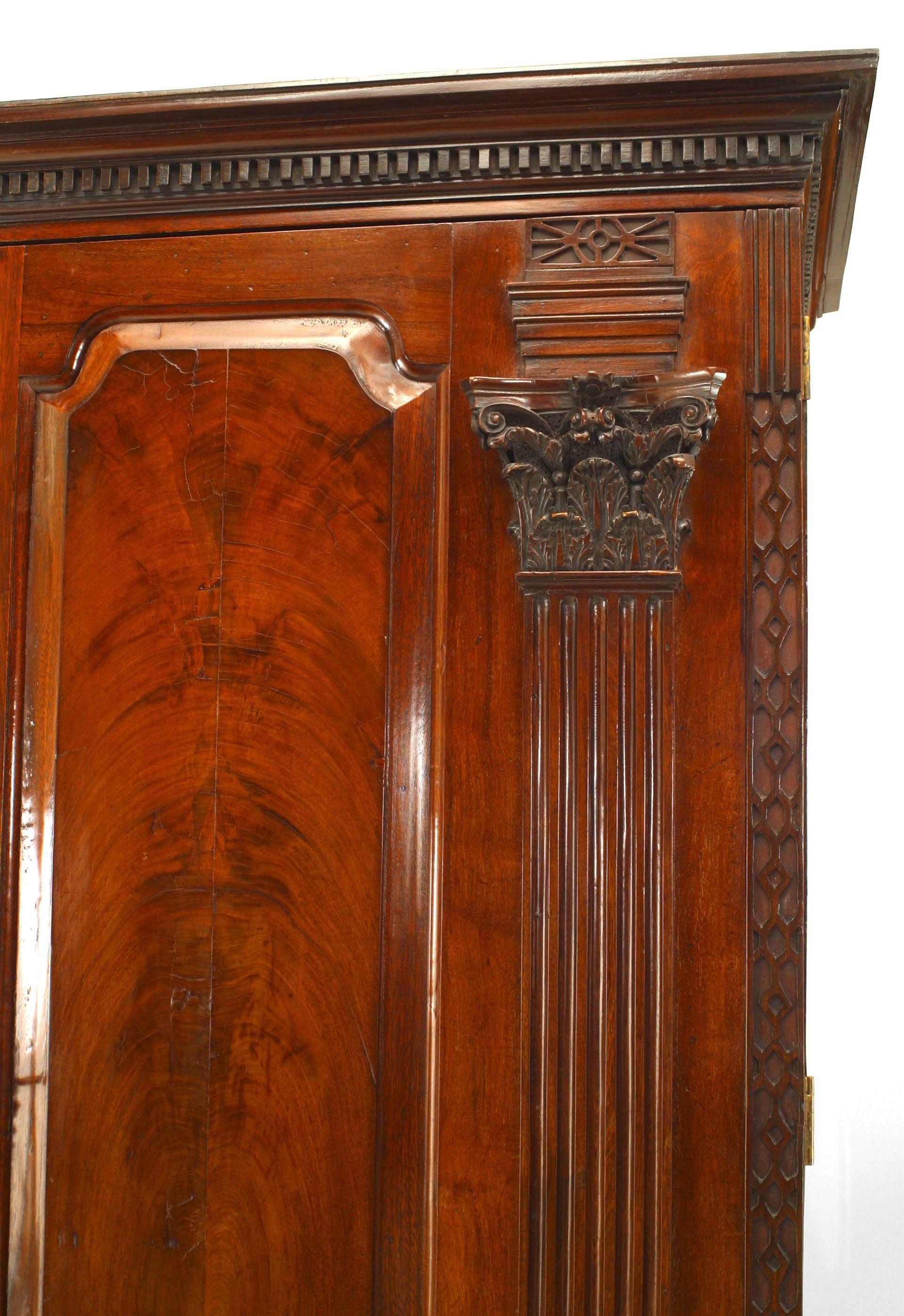 English Georgian Mahogany Cabinet In Good Condition For Sale In New York, NY