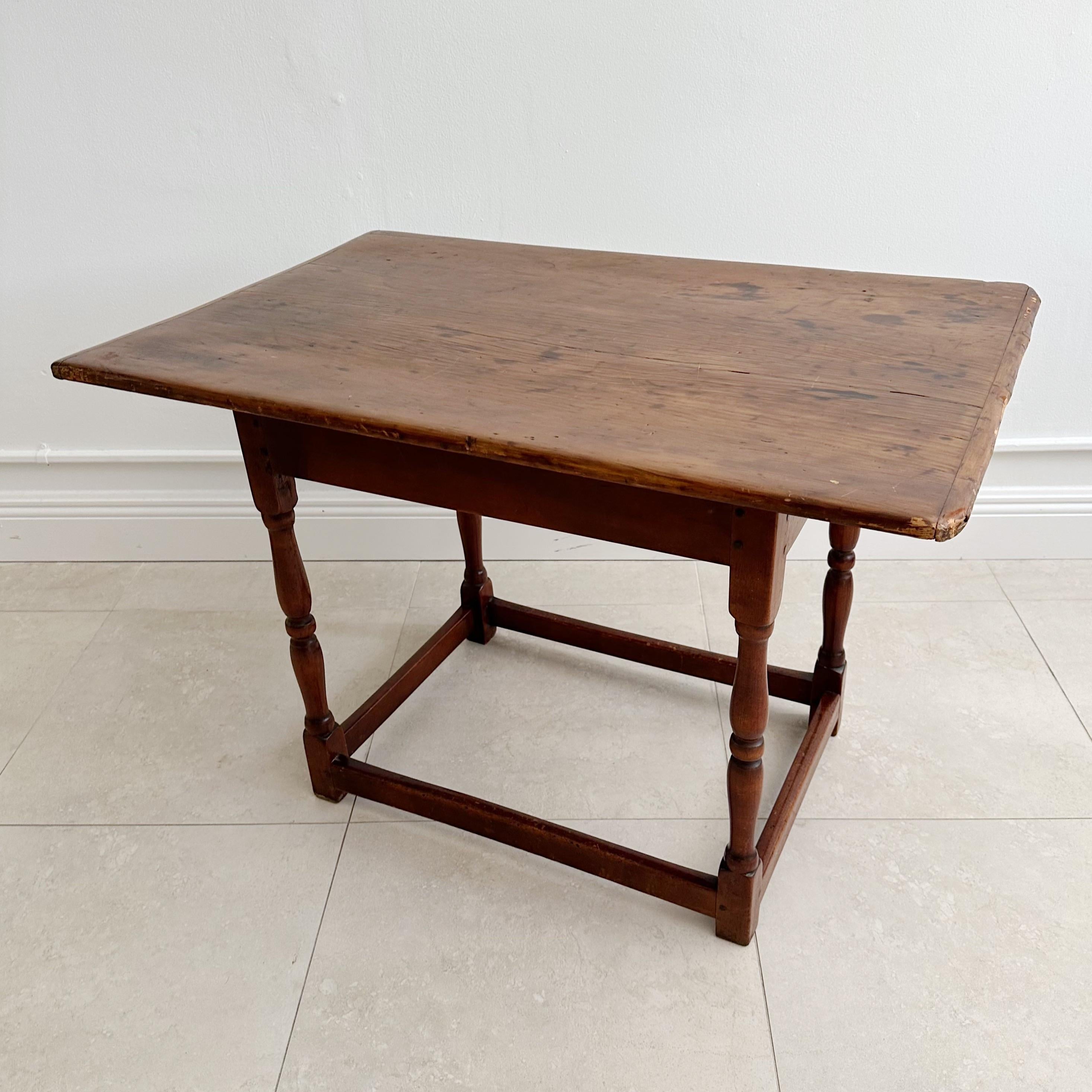 American 18th C New England Tavern Table For Sale