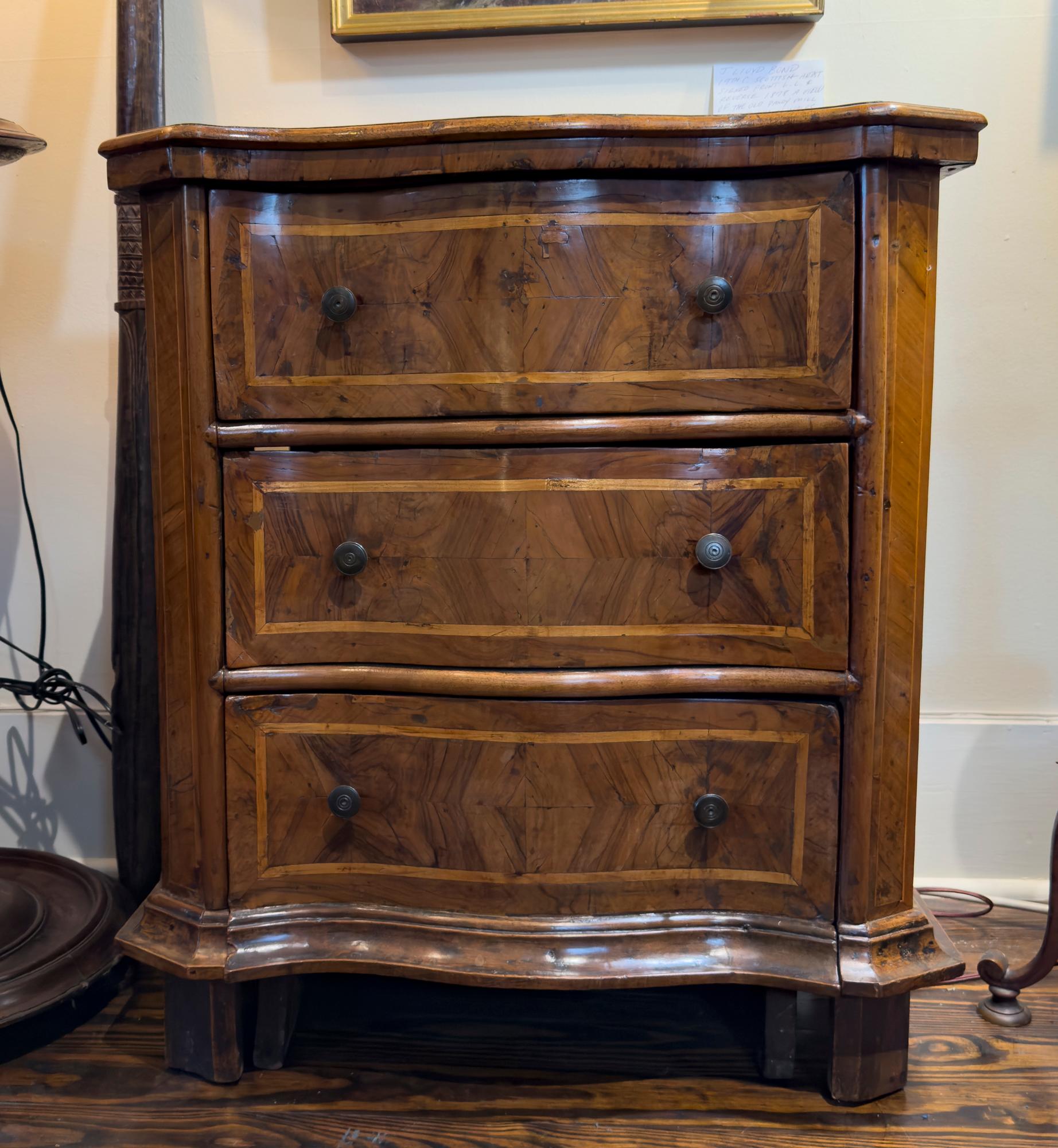 Marquetry 18th C North Italian Walnut, Serpentine Comodino / Small Commode For Sale