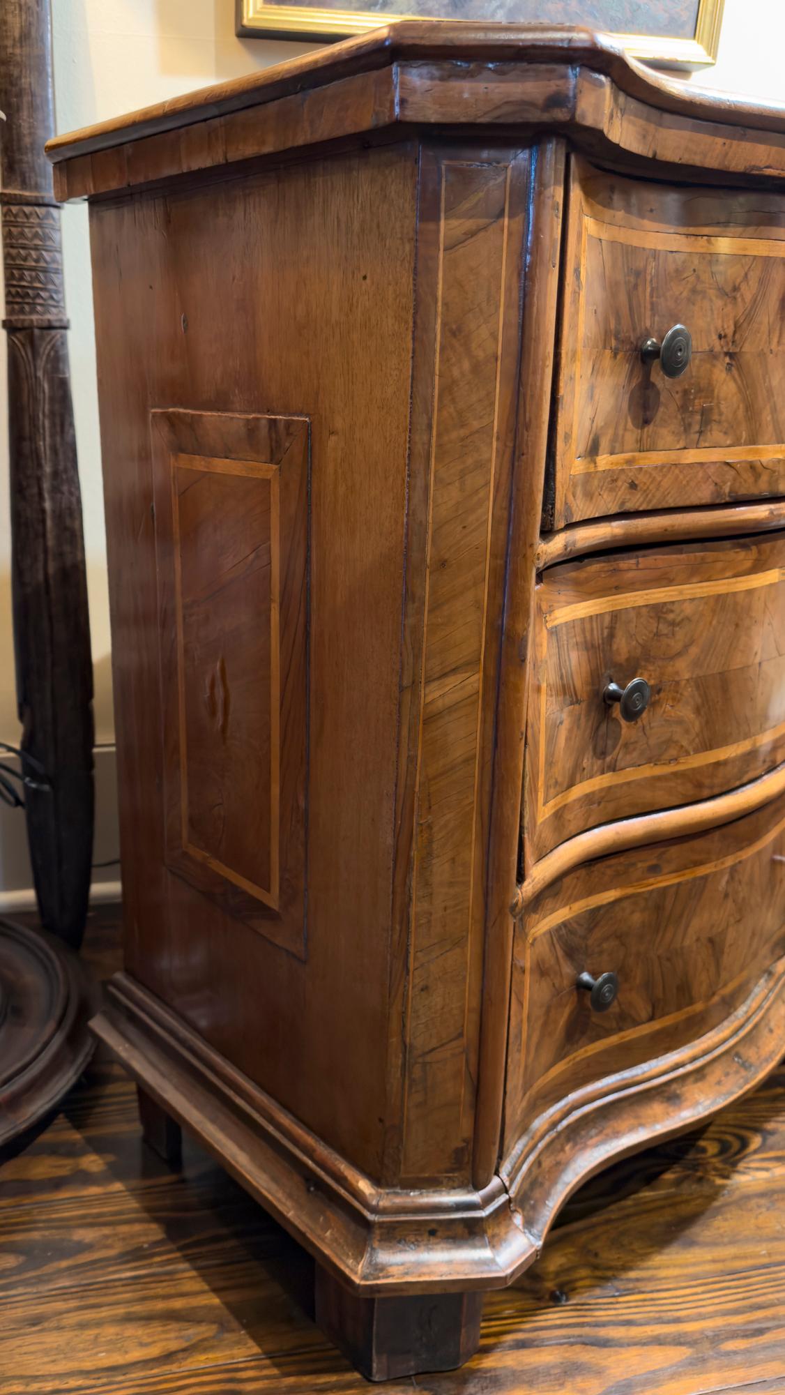 18th C North Italian Walnut, Serpentine Comodino / Small Commode In Distressed Condition For Sale In San Francisco, CA