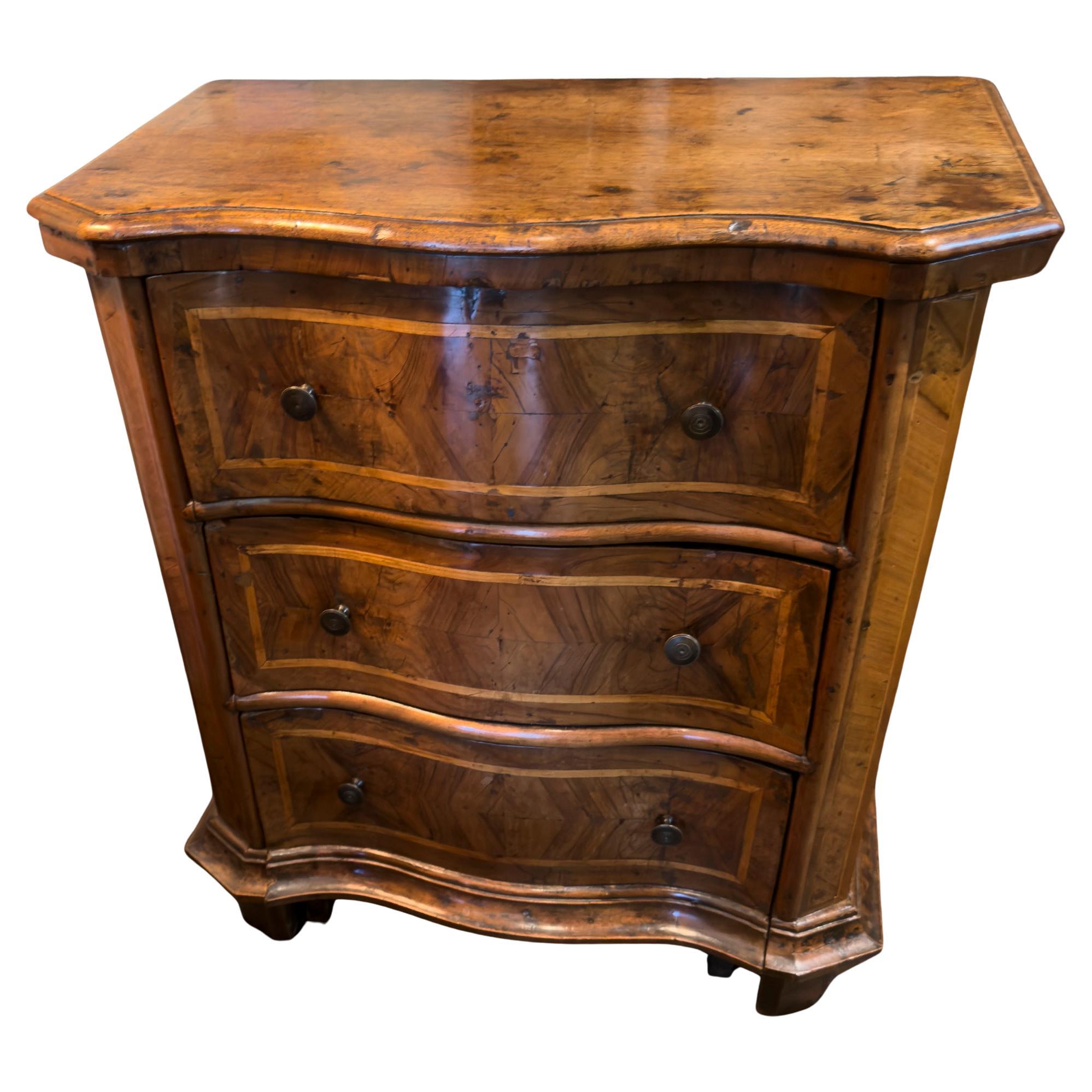 18th C North Italian Walnut, Serpentine Comodino / Small Commode For Sale