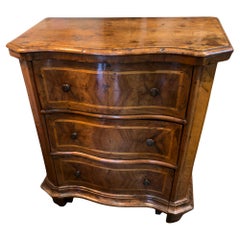 Commodes and Chests of Drawers