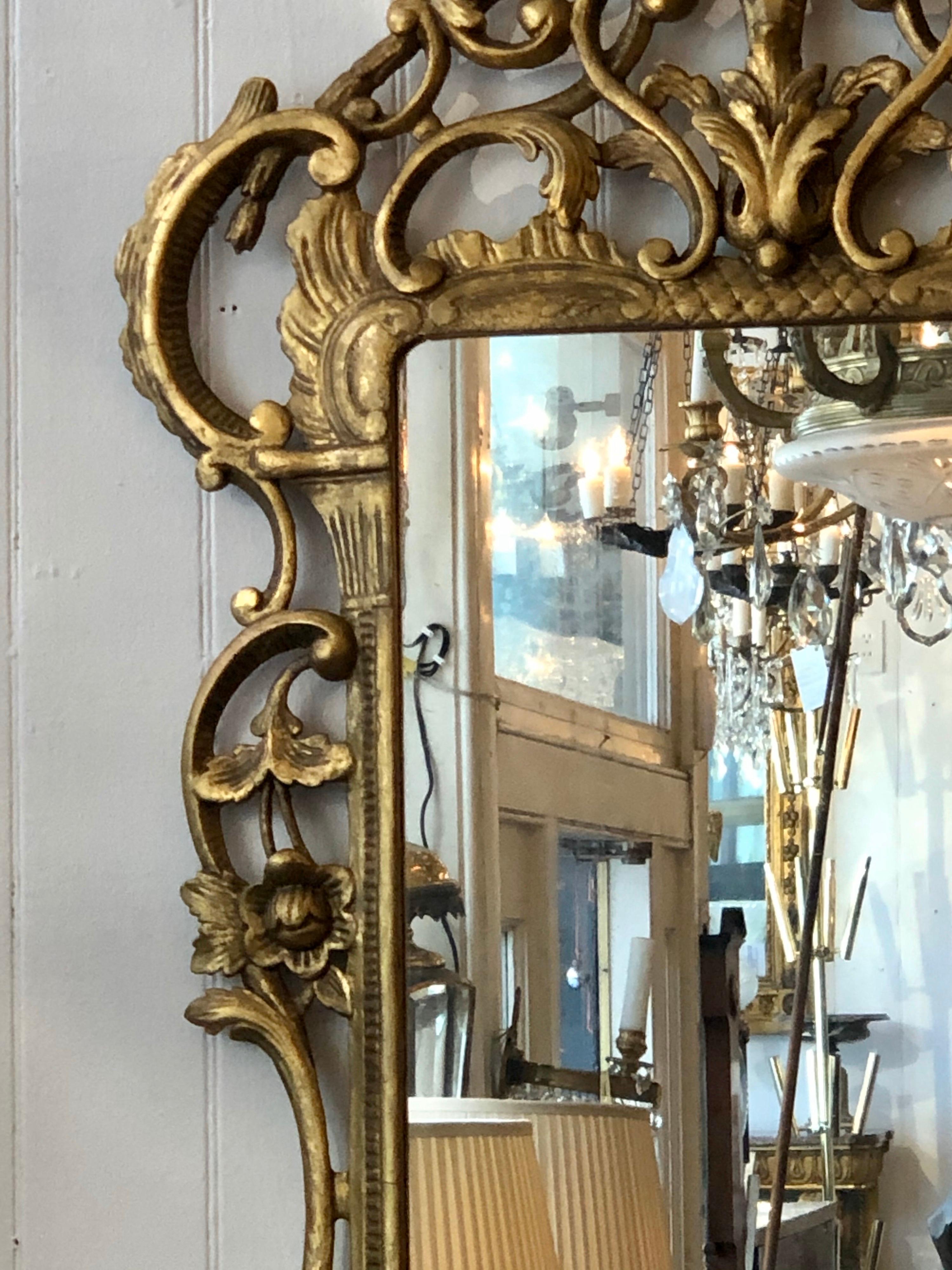 18th Century Pair of English Giltwood Georgian Mirrors 4