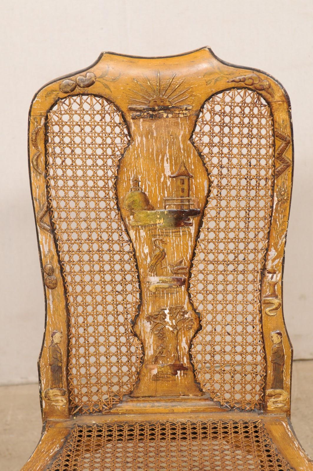 Paar italienische Beistellstühle aus dem 18. Jahrhundert mit handbemalter Chinoiserie und Schilfrohr im Angebot 7