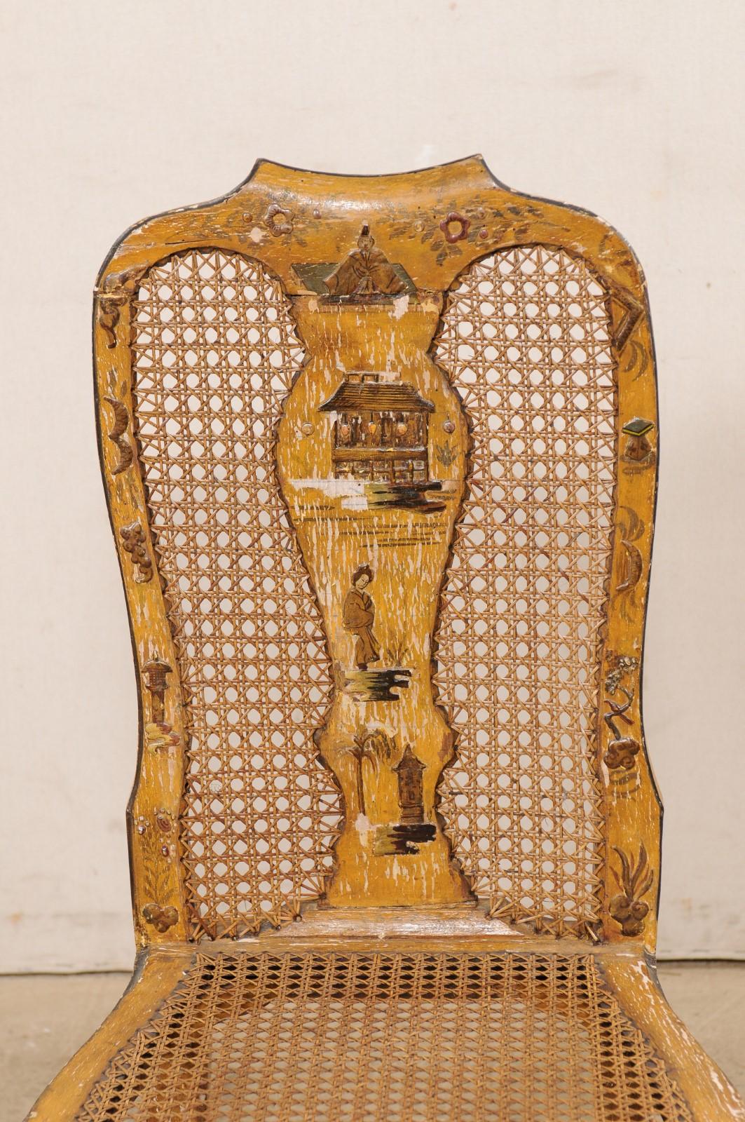 Paar italienische Beistellstühle aus dem 18. Jahrhundert mit handbemalter Chinoiserie und Schilfrohr im Angebot 2