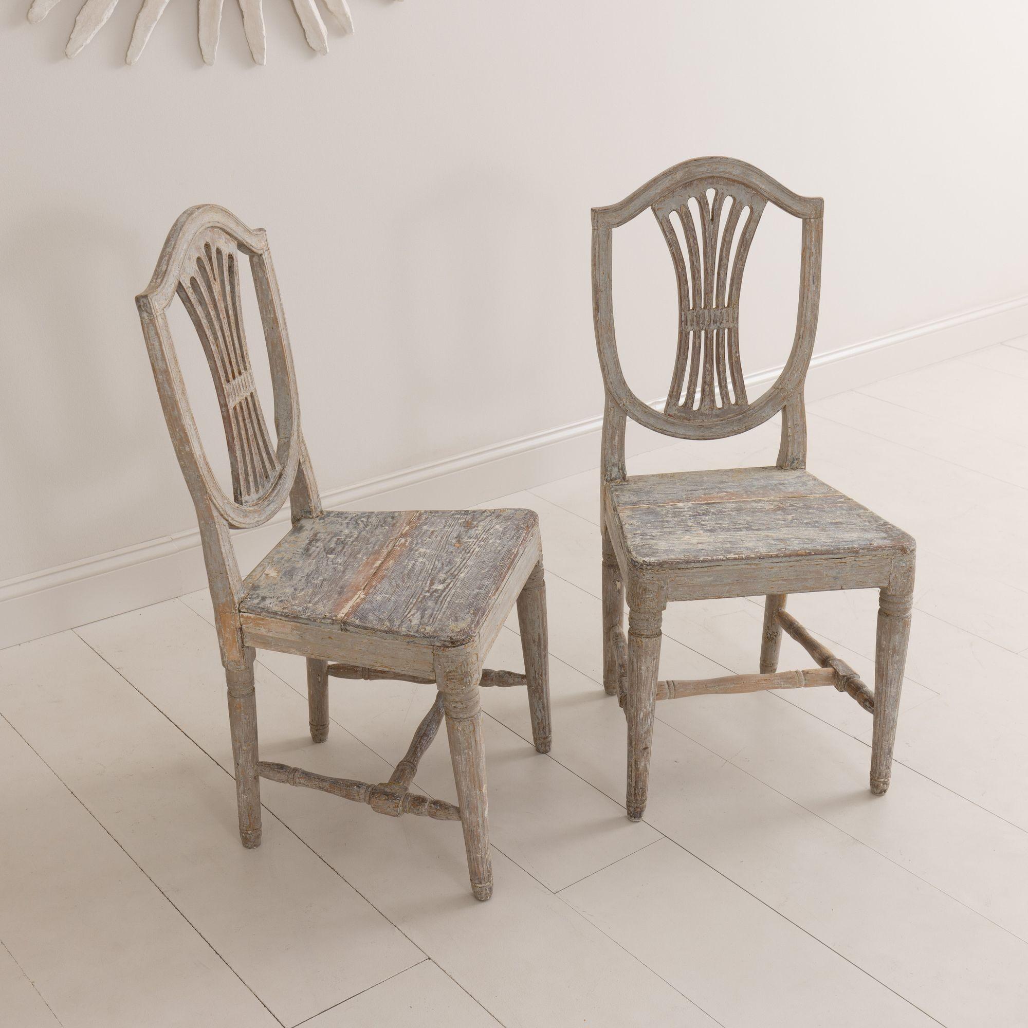 18th c. Pair of Swedish Gustavian Period Shield Back Chairs in Original Paint For Sale 1