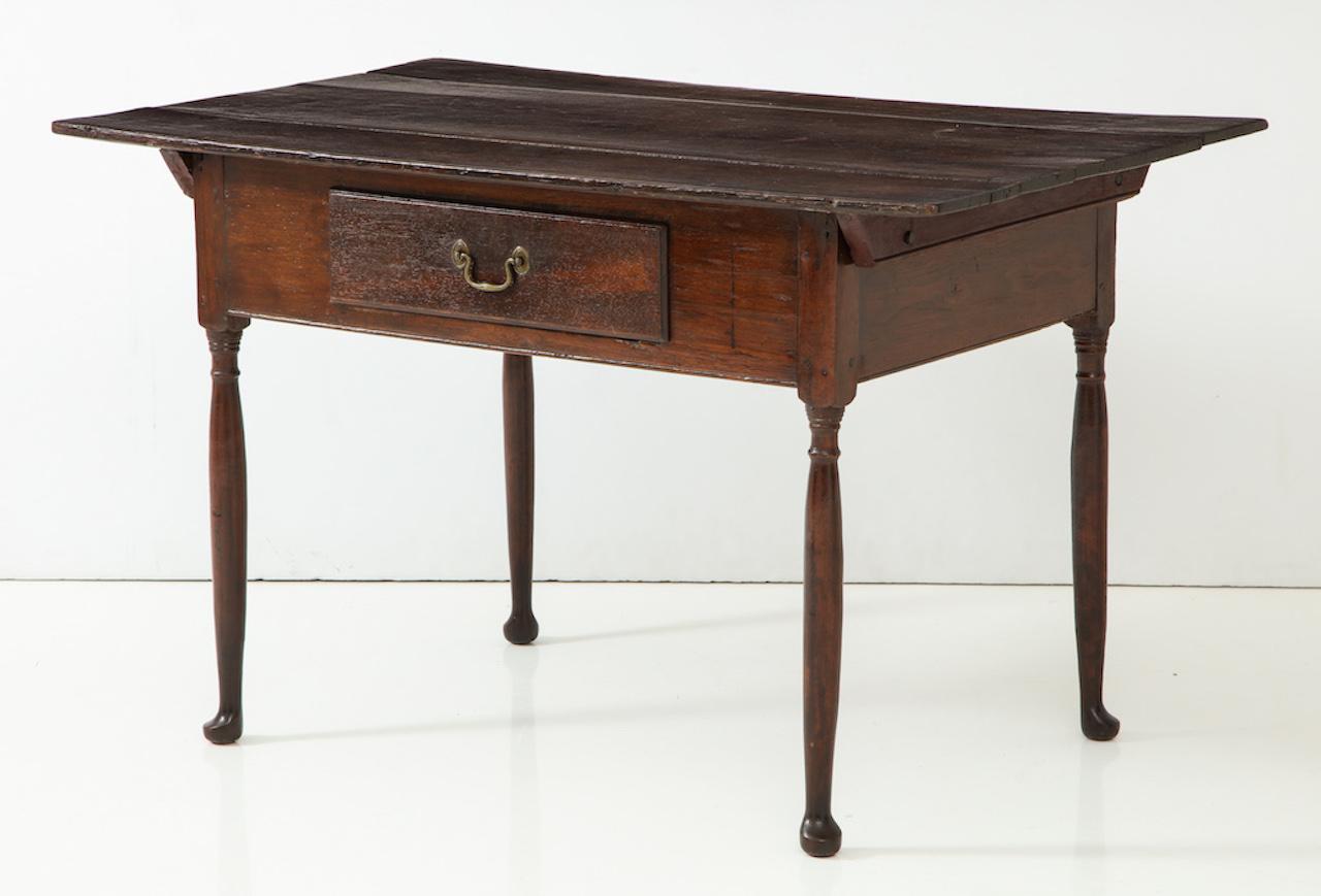 Niederländischer Tisch mit Schublade aus Pennsylvania, 18. Jahrhundert (Land) im Angebot
