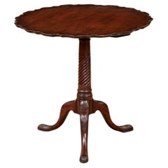 18. Jahrhundert. Piecrust Teetisch mit spiralförmig geriffeltem Schaft 18. Jahrhundert. Piecrust Teetisch mit spiralförmig geriffeltem Schaft