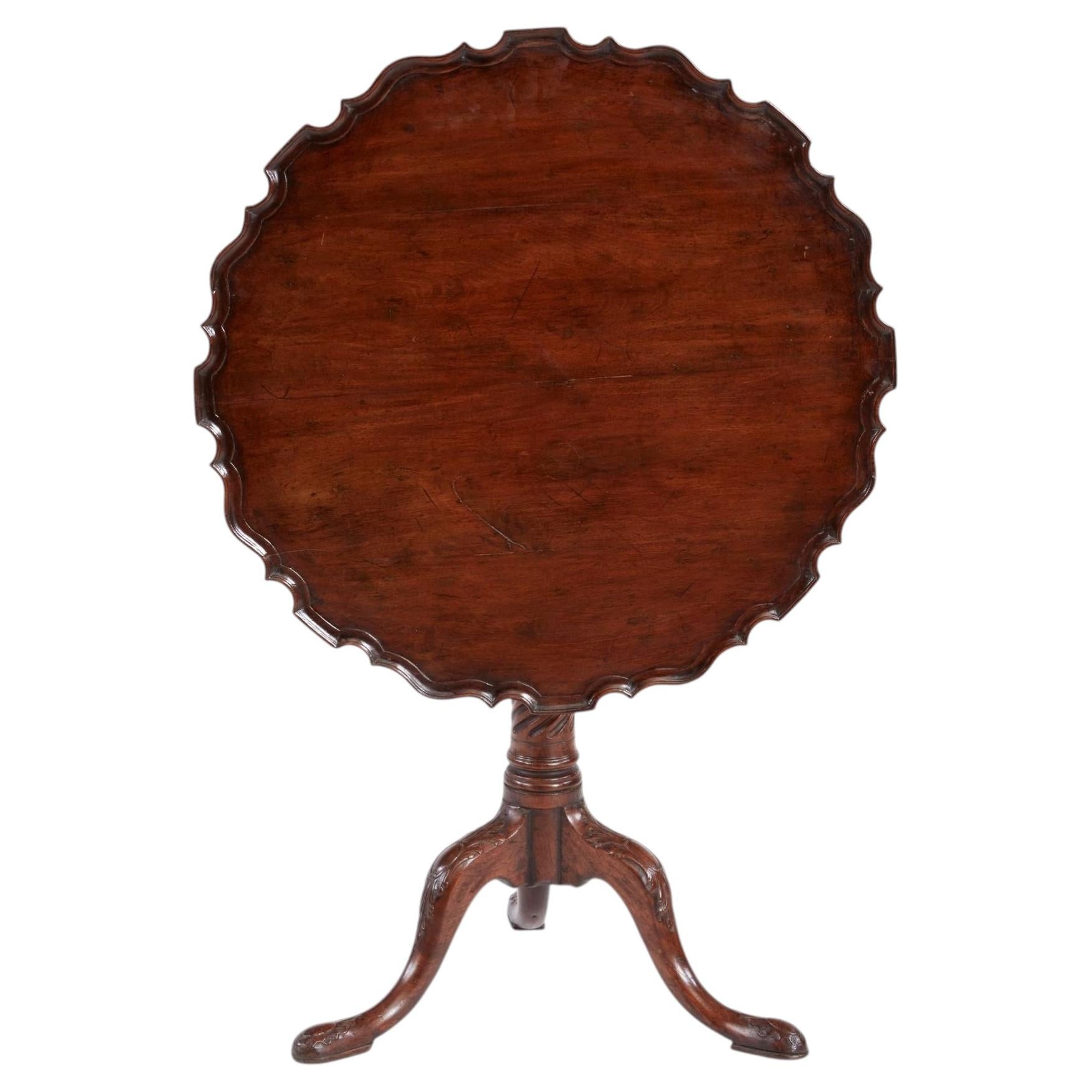 18th c. Piecrust Tripod Tea Table For Sale