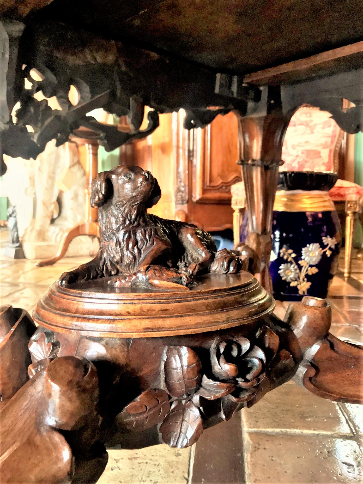 Tavolo da biblioteca in legno massiccio intagliato del XVIII secolo Centro d'ingresso Antiquariato LA in vendita 4