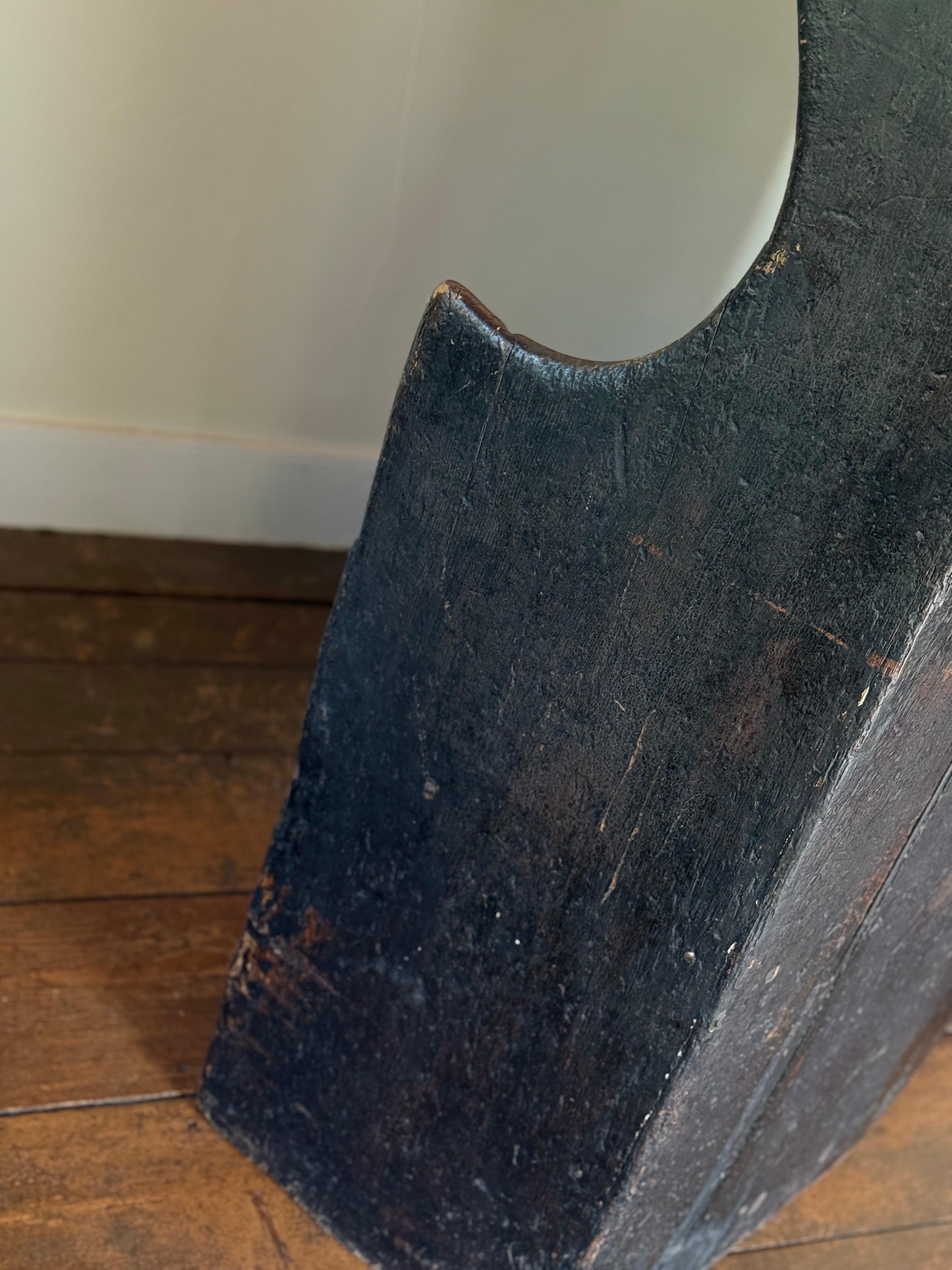 A.I.C. Primitive Settle Bench with Candle Sconce (banc primitif du XVIIIe siècle avec abat-jour) en vente 9