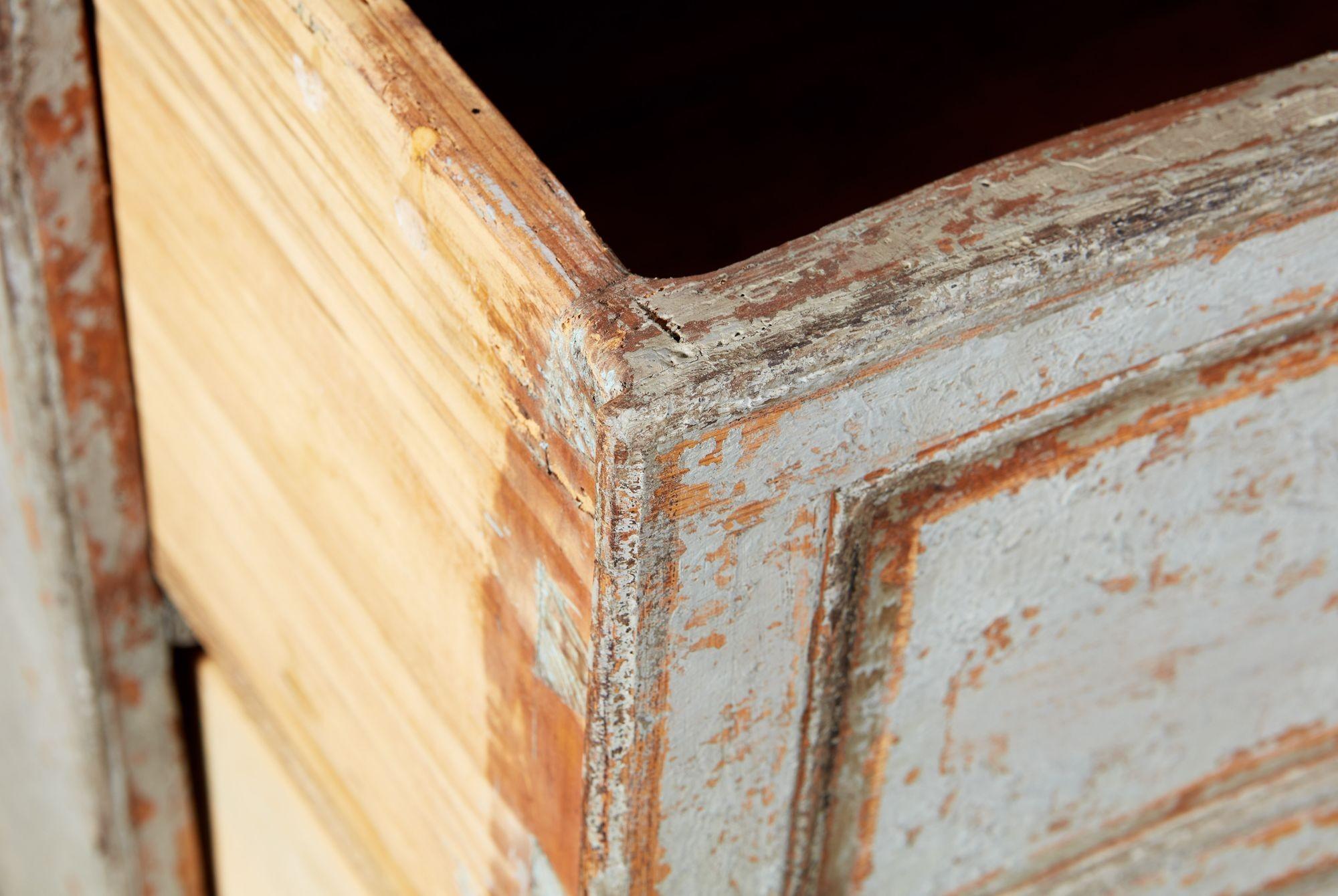 18th c. Provencal Painted Commode For Sale 4