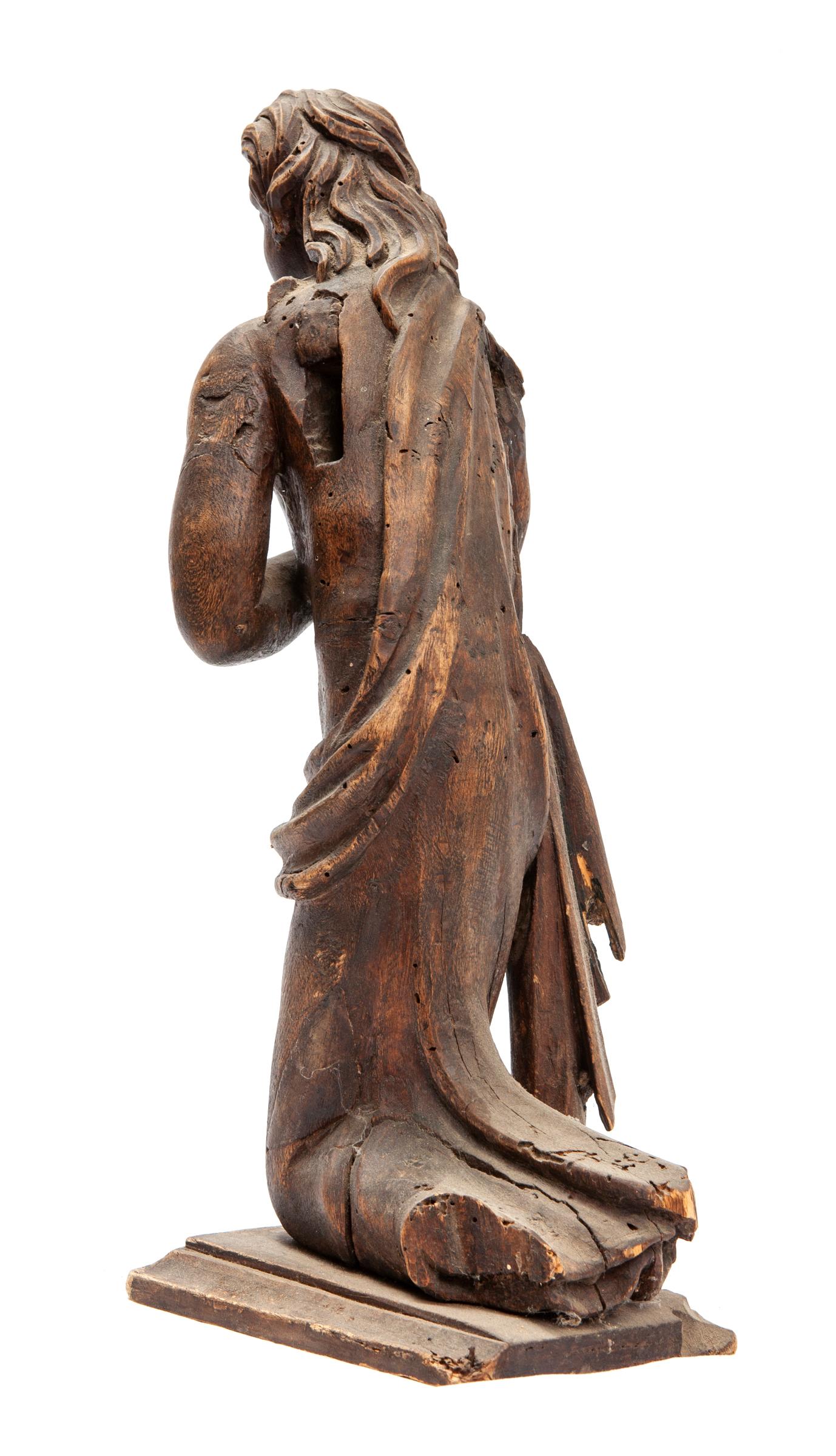 Renaissance A.C.I.C. Rare Wood Female Carving Artifact en vente