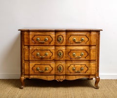 18th c Régence walnut commode