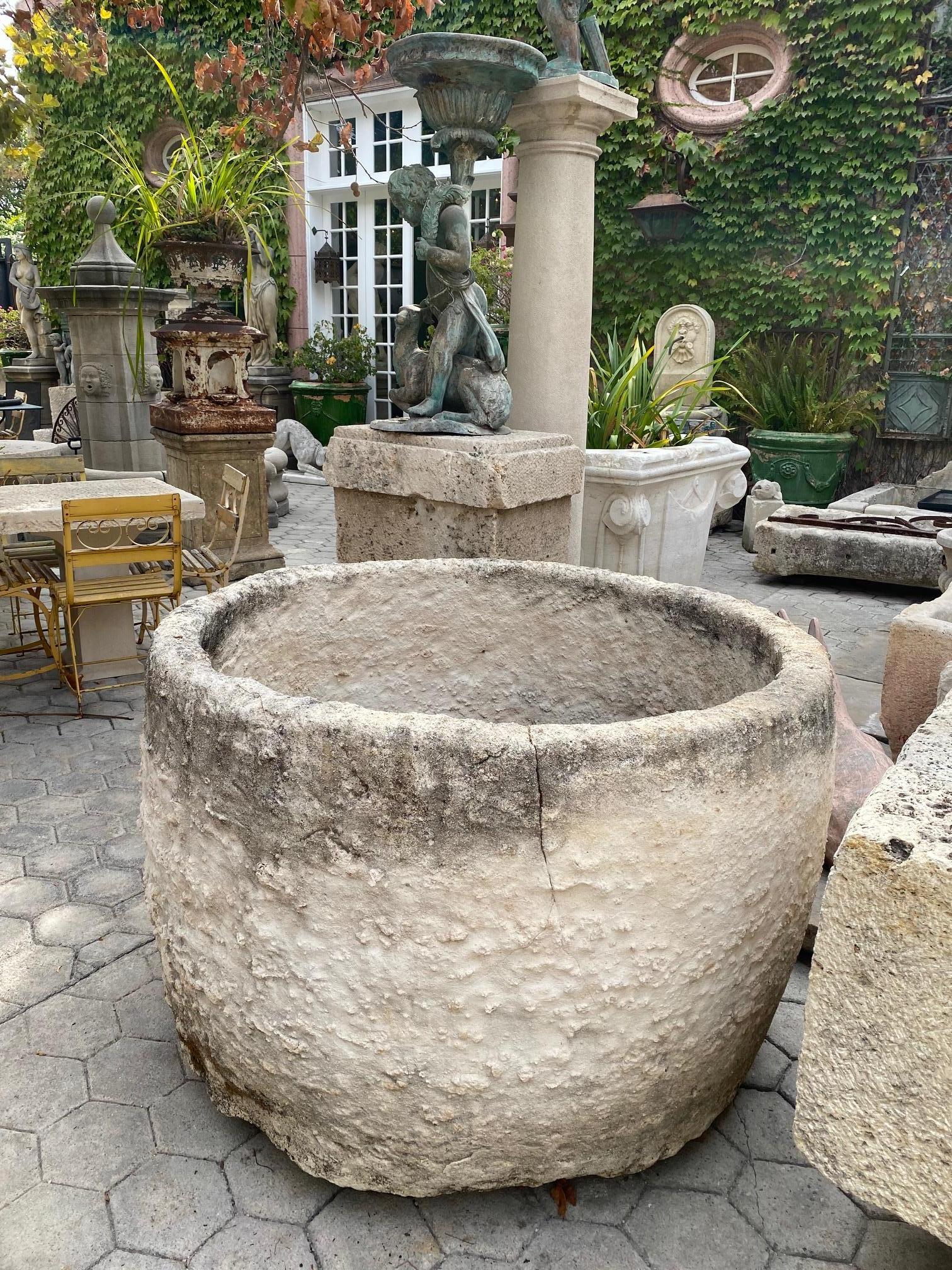 Round Hand Carved Water Fountain Basin Container Trough Planter Vessel Antiques In Good Condition In West Hollywood, CA
