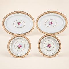 Porzellanservice aus Derby, handbemalt mit Prince-of-Wales-Rosen, um 1790