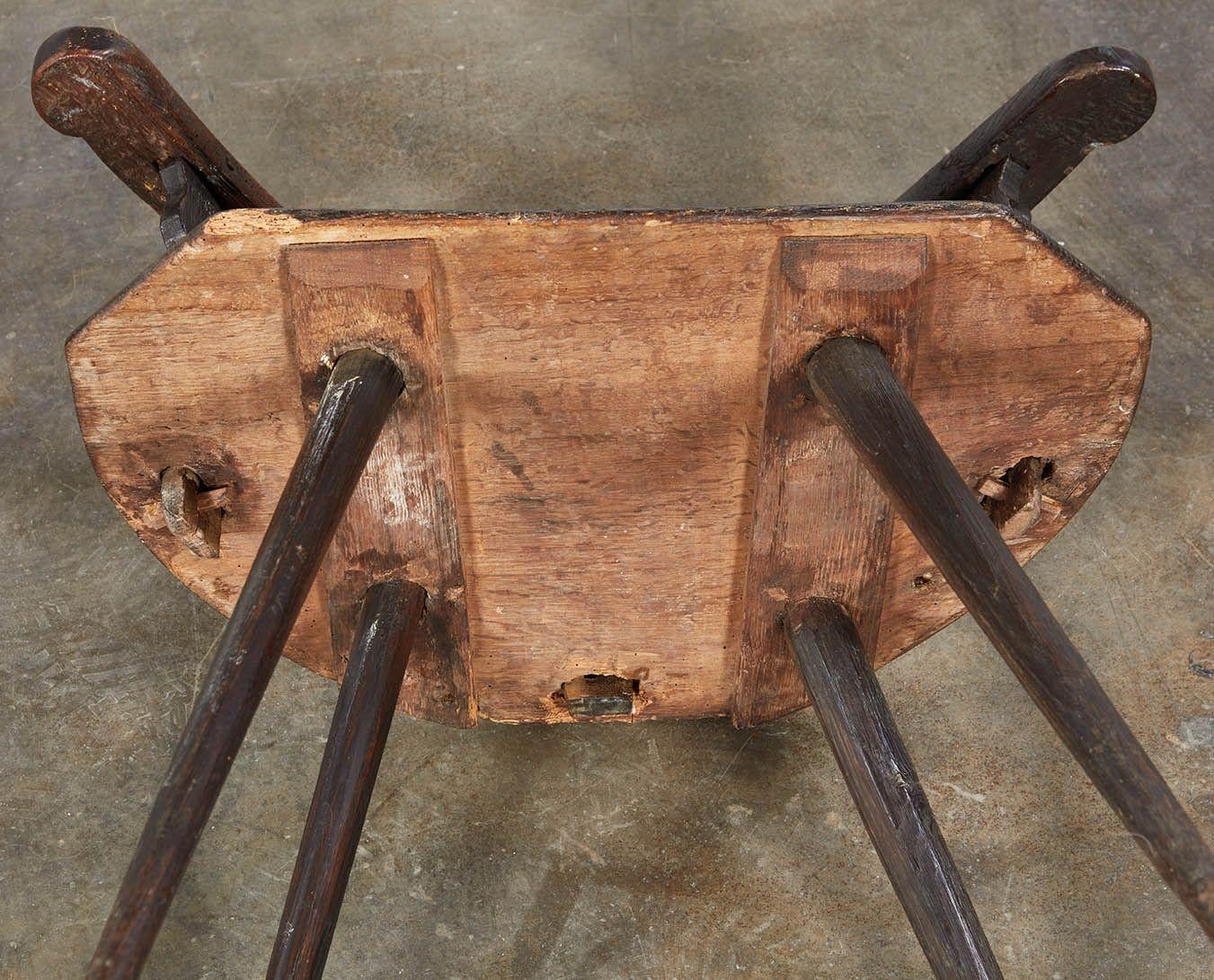 XVIIIe siècle Fauteuil de chalet alpin rustique en vente 7