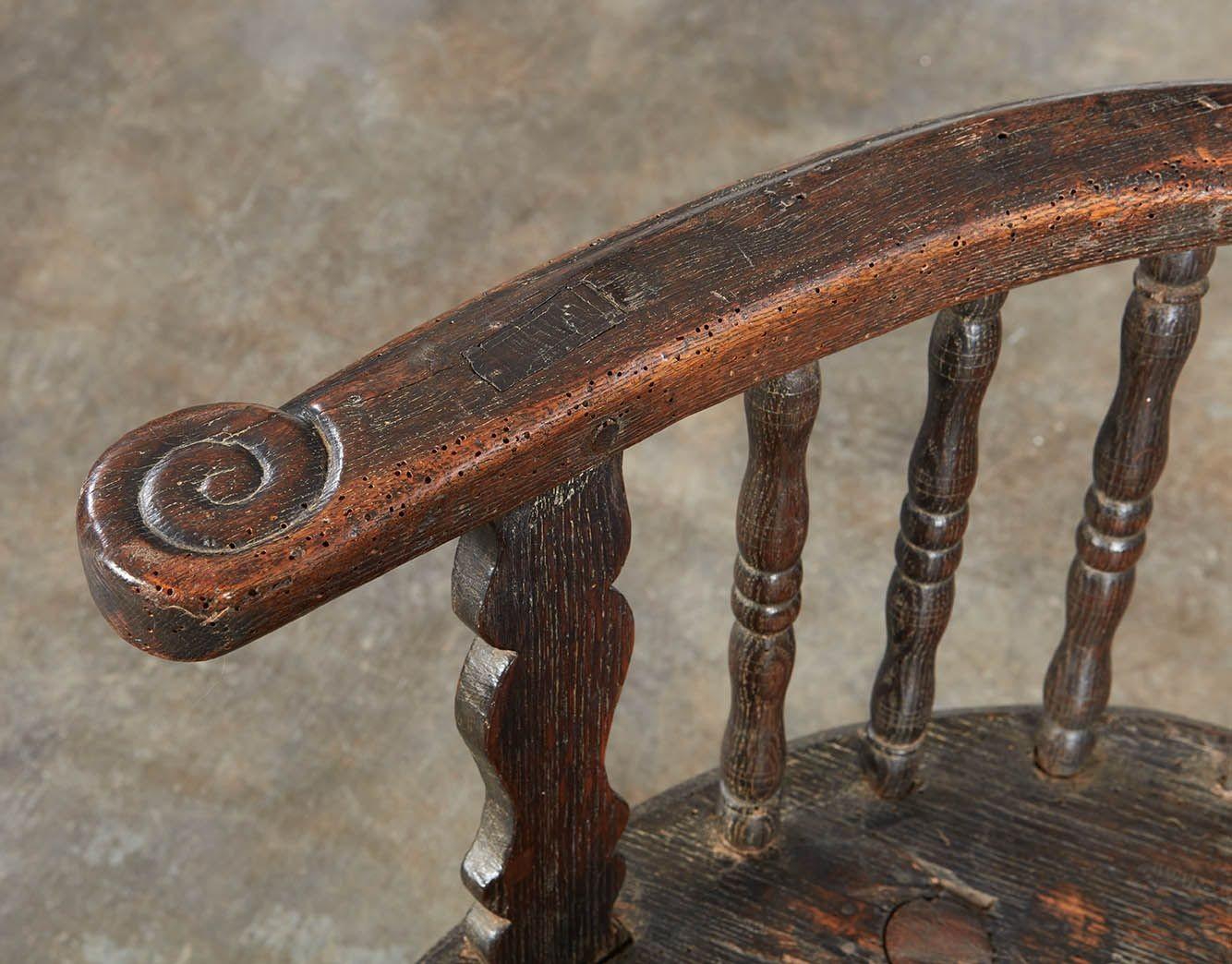 XVIIIe siècle Fauteuil de chalet alpin rustique Bon état - En vente à Greenwich, CT