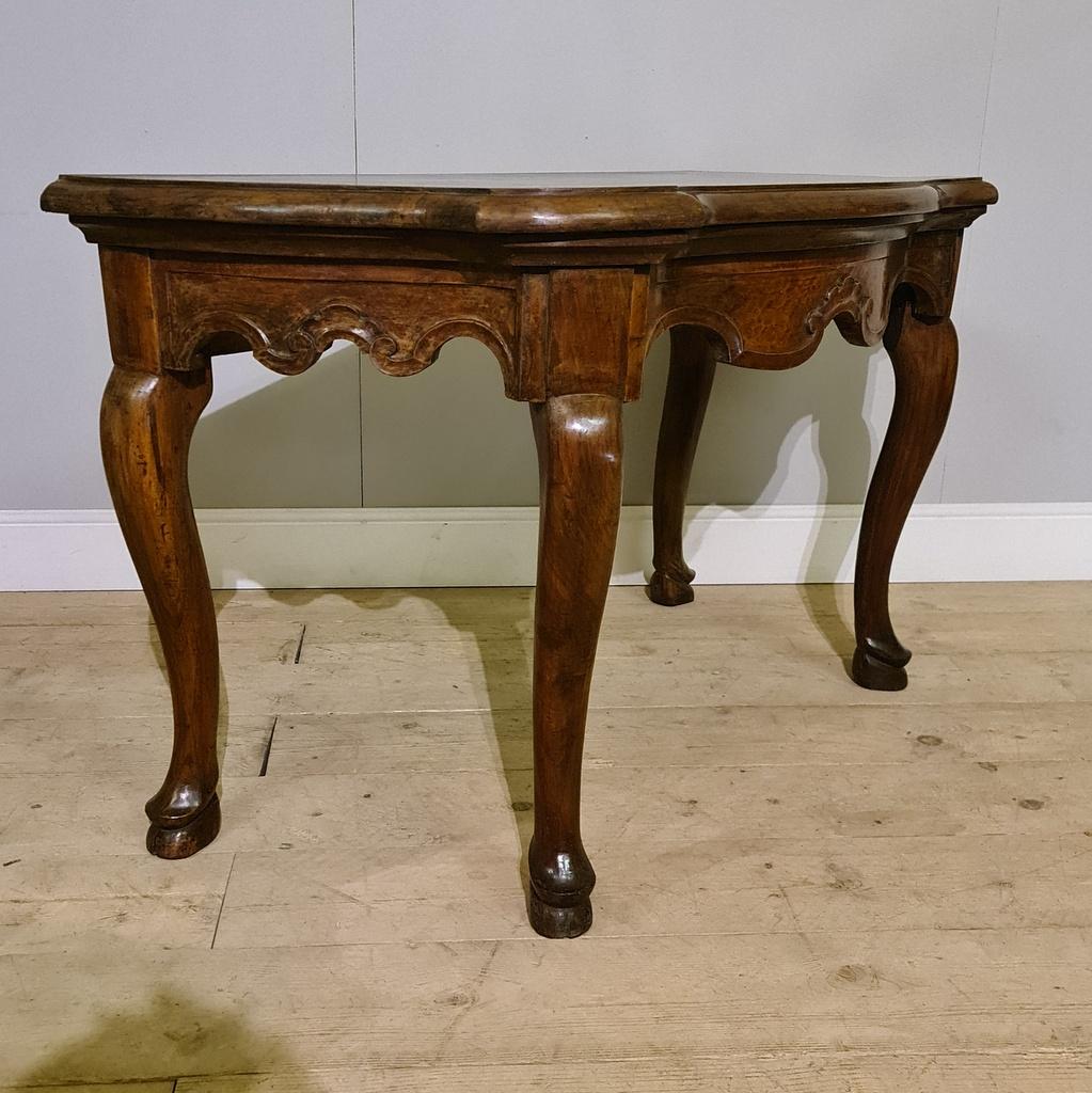 18th Century and Earlier 18th C Serpentine Front Walnut Console Table