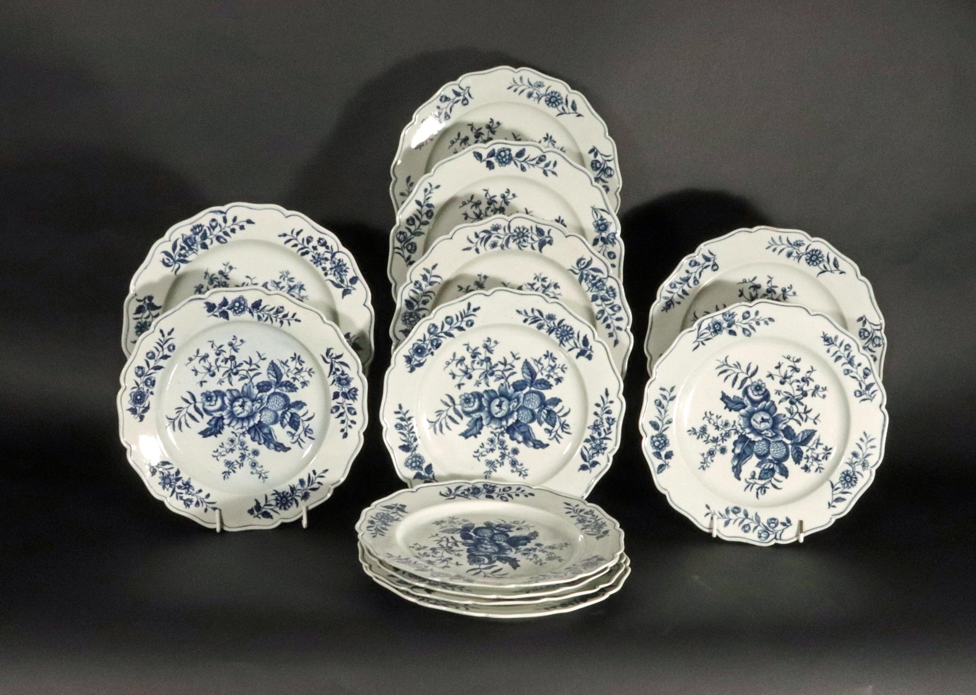 Georgian 18th c. Set of First Period Worcester Underglaze Blue Porcelain Pine Cone Plates For Sale