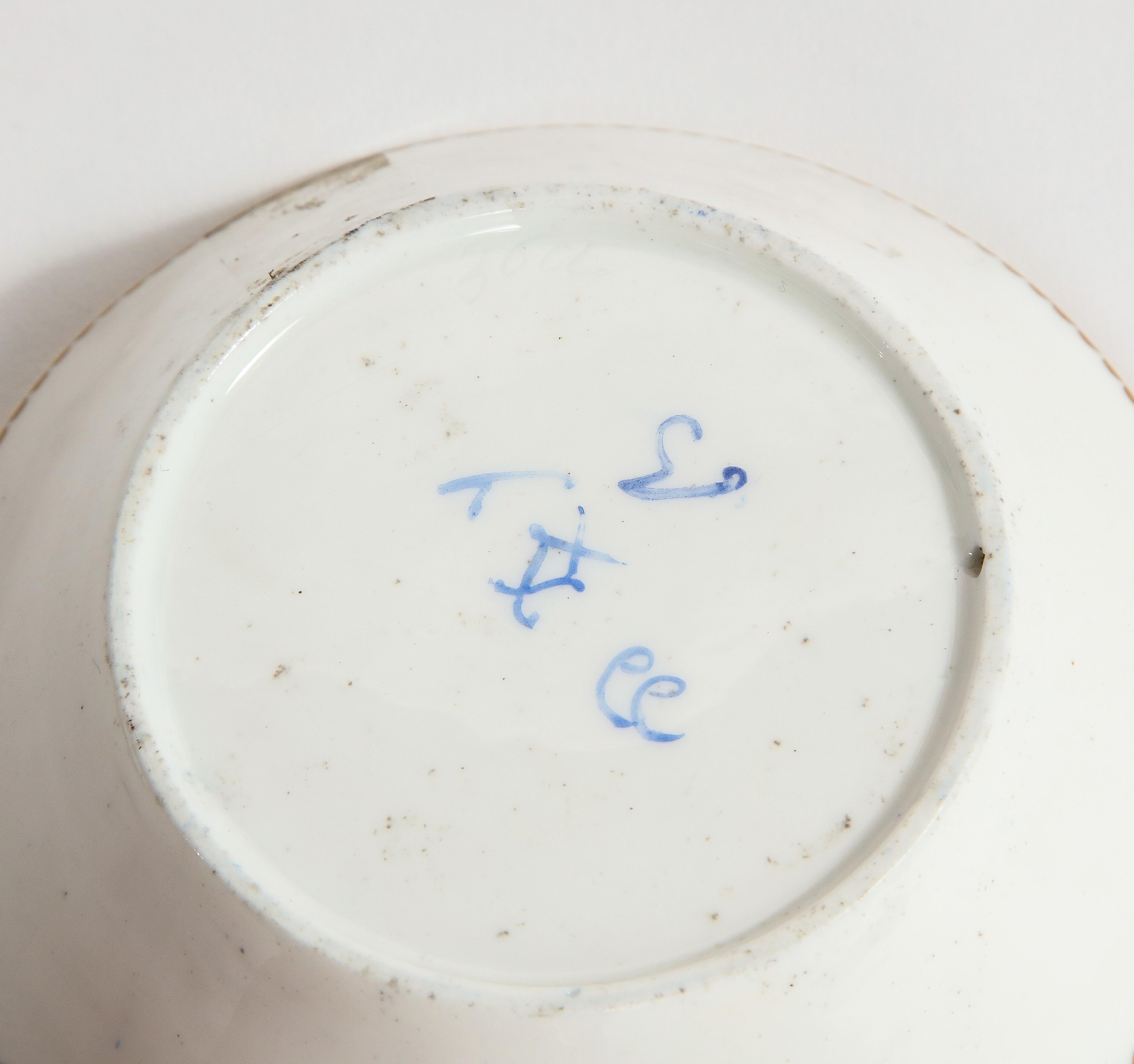 Service à thé complet en porcelaine de Sèvres du XVIIIe siècle, avec marque de peintres et de guildes 9