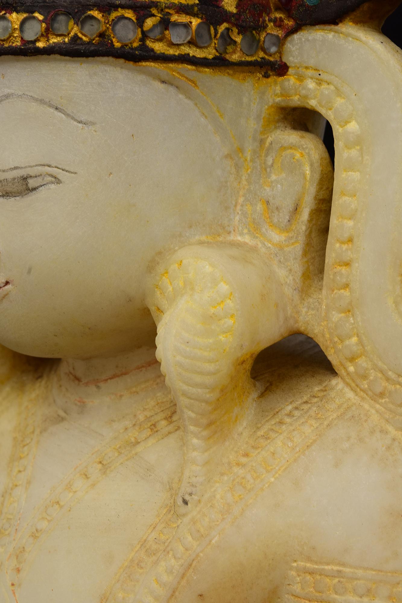 18. Jh., Shan, Antiker burmesischer Alabaster-Marmor Sitzende gekrönte Königsbuddha im Angebot 4