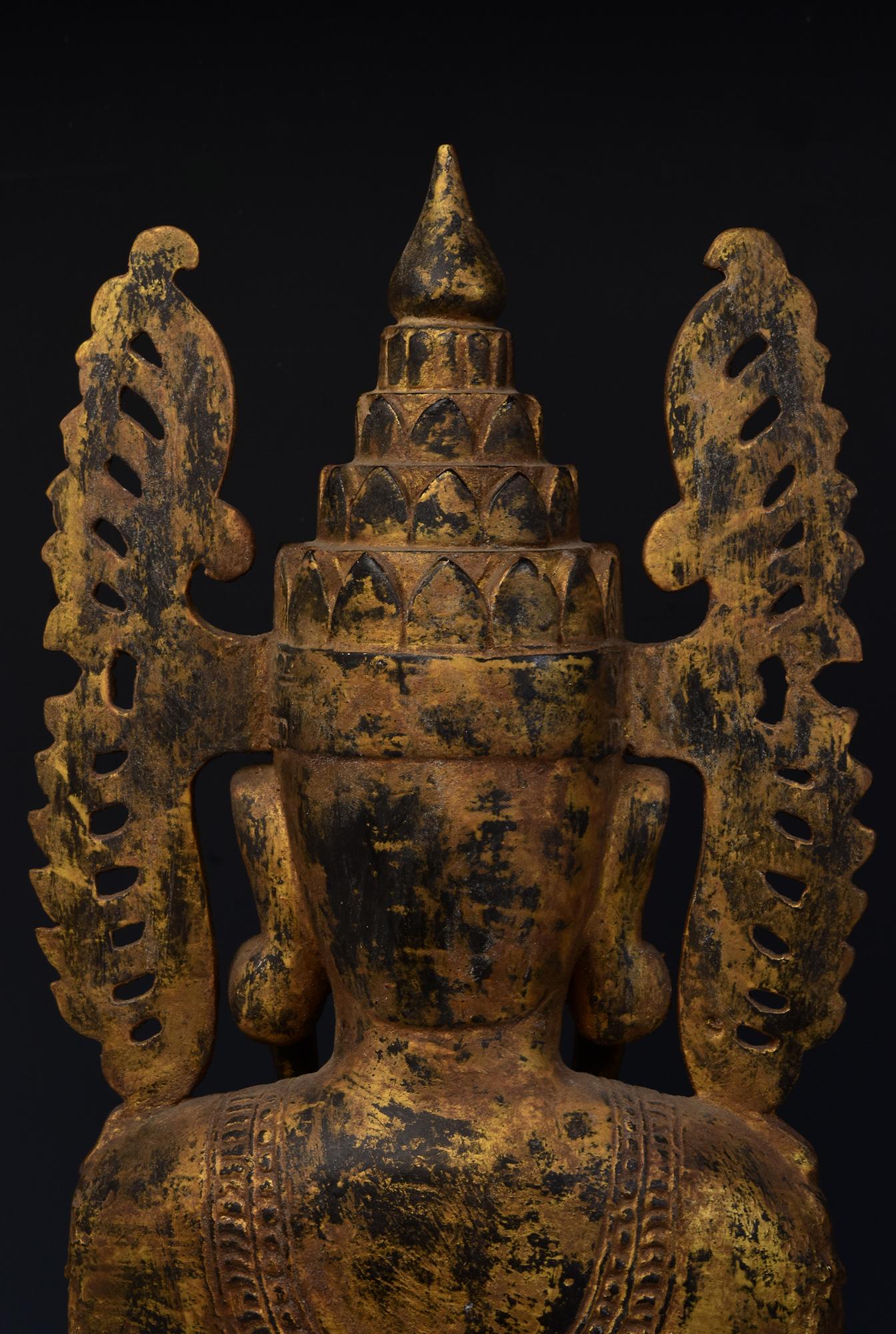 18th C., Shan, Antique Burmese Alabaster Marble Seated Crowned King Buddha For Sale 7